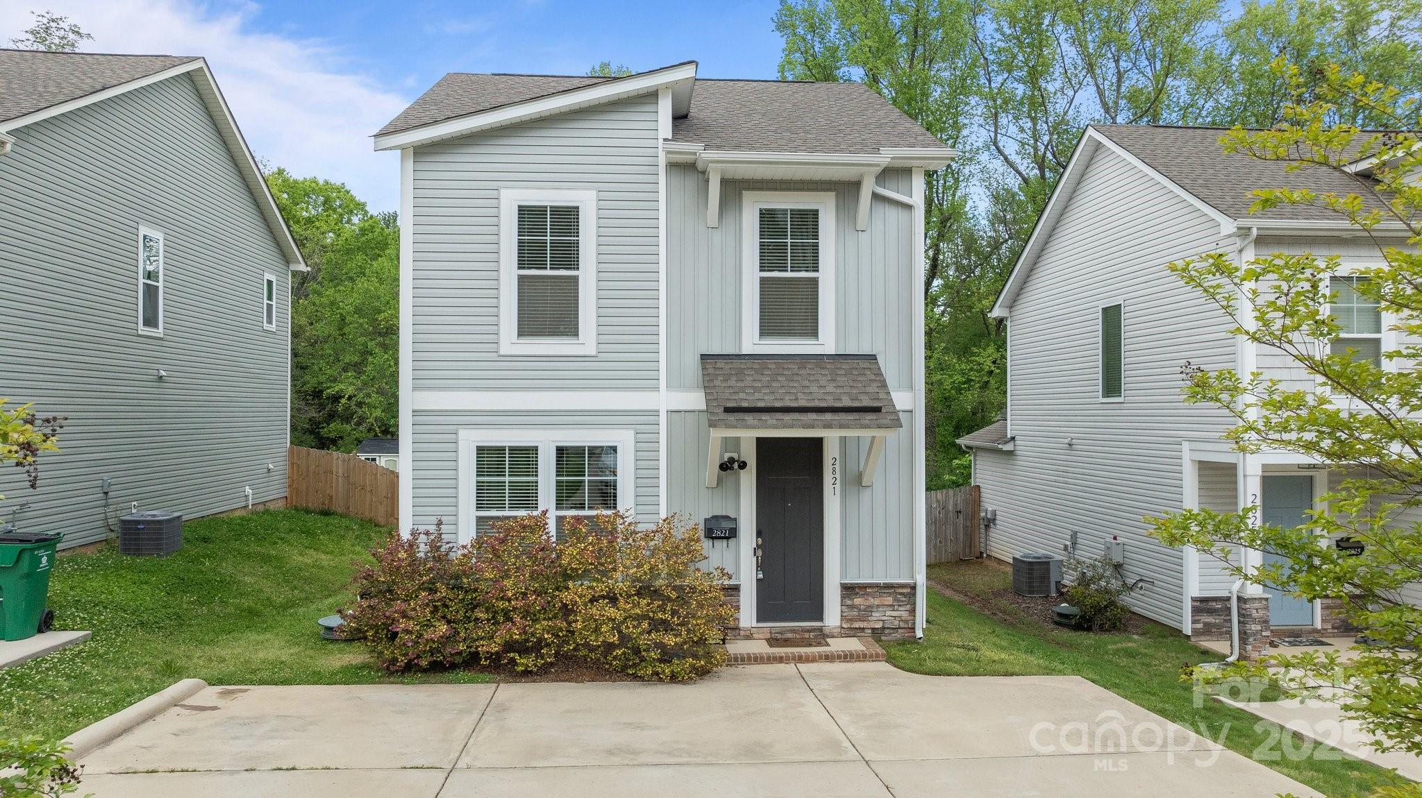 2821 Shamrock Drive Property Photo