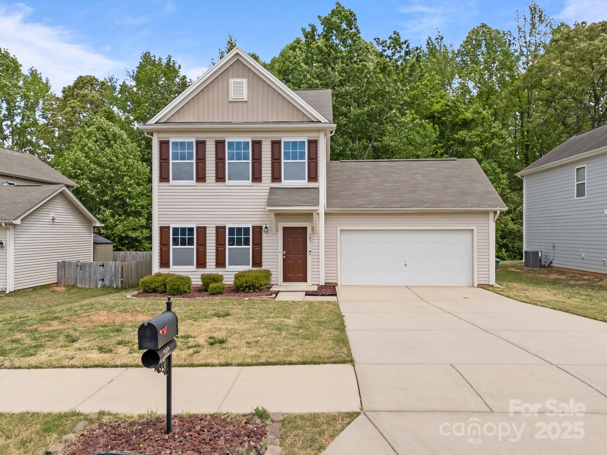 303 Landis Oak Way Property Photo