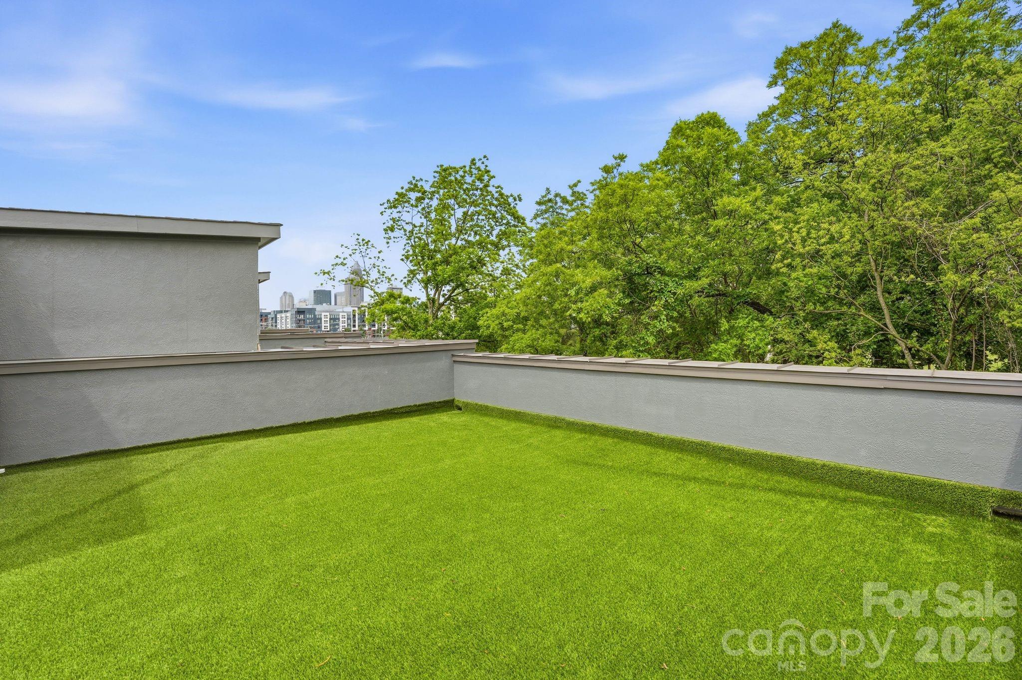 604 E 16th Street Property Photo 10
