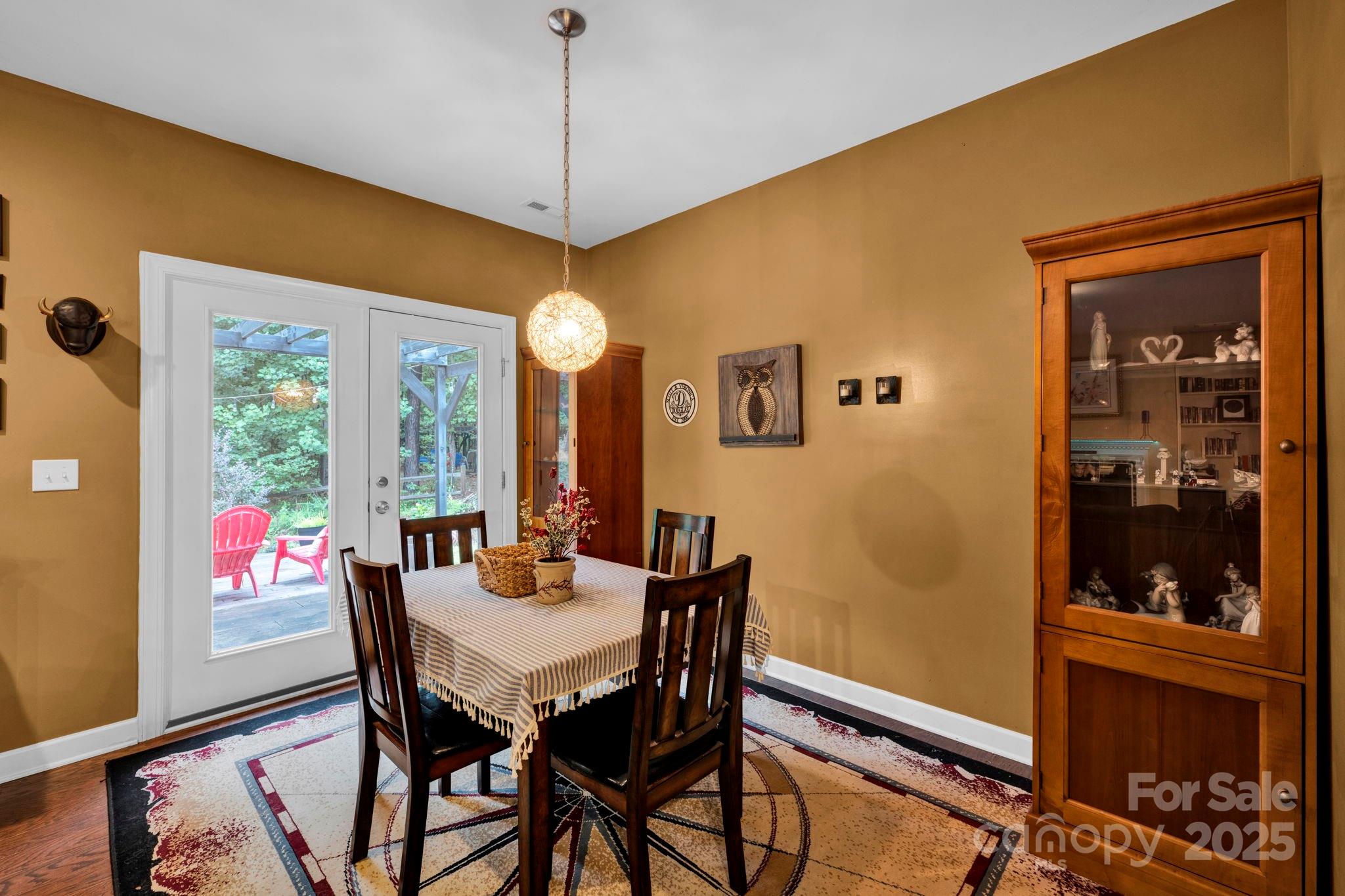 111 St Sophia Court Property Photo 18