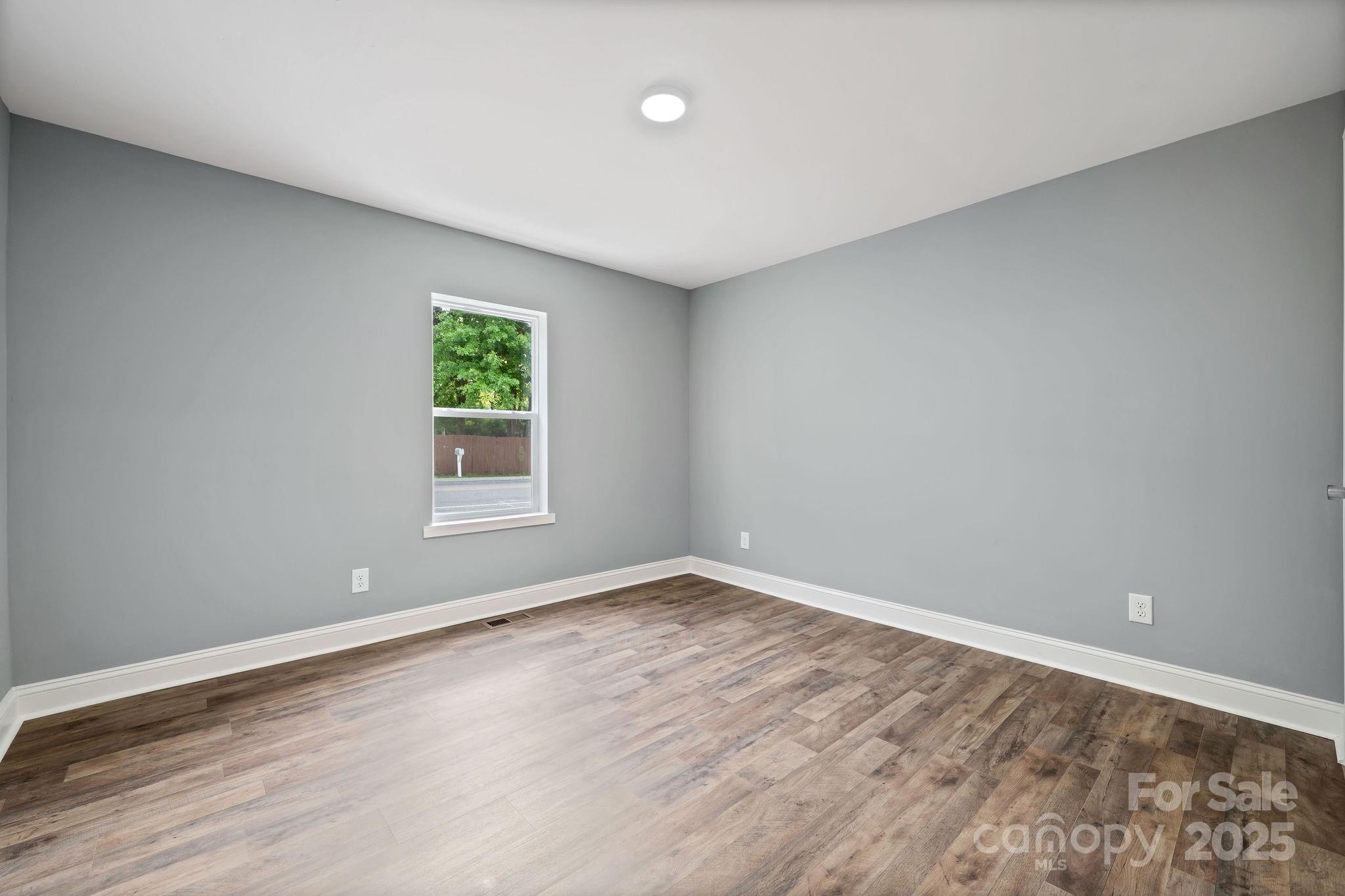606 & 608 Hampton Road Property Photo 12