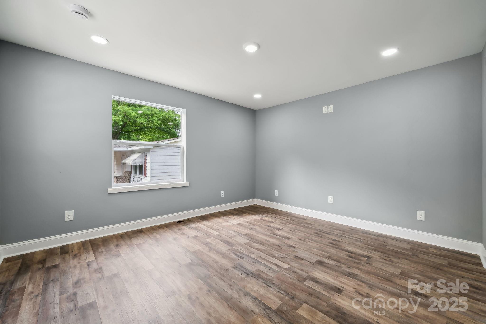606 & 608 Hampton Road Property Photo 13