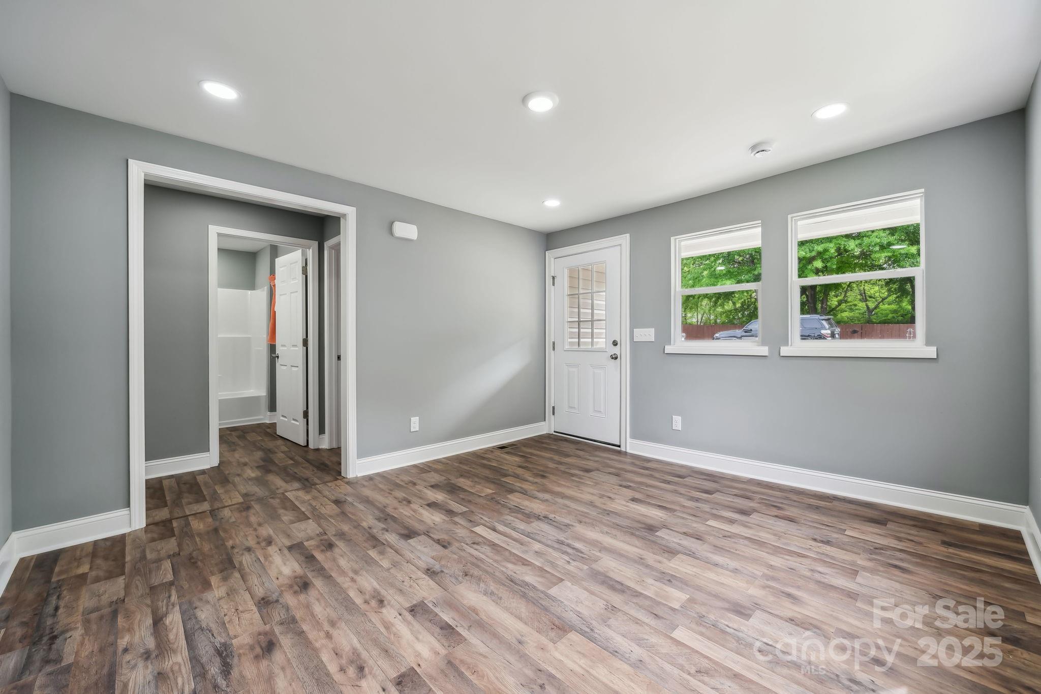 606 & 608 Hampton Road Property Photo 15