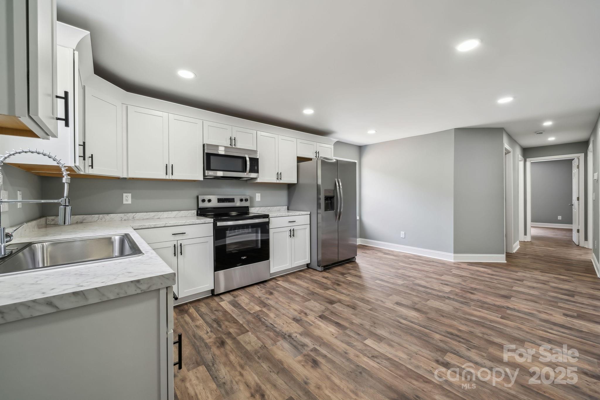 606 & 608 Hampton Road Property Photo 16