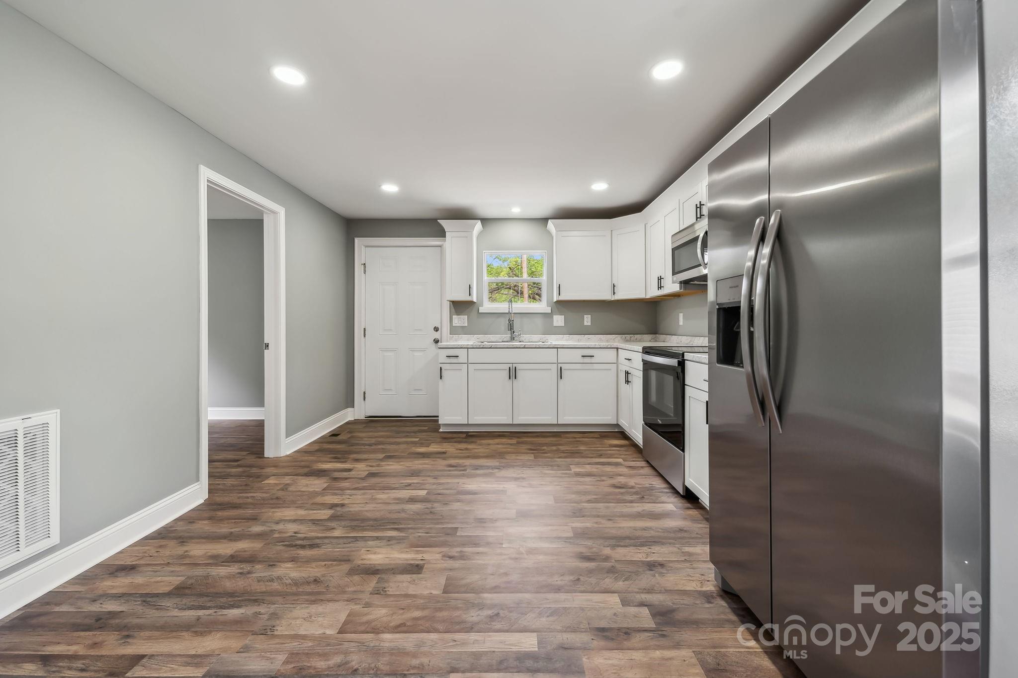 606 & 608 Hampton Road Property Photo 17