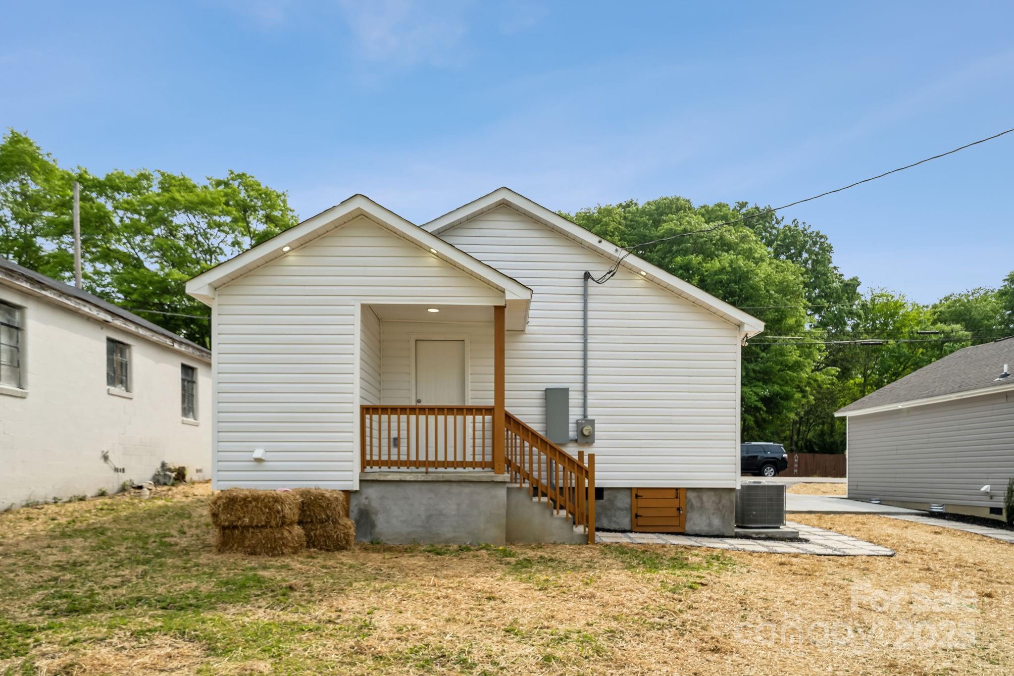606 & 608 Hampton Road Property Photo 24