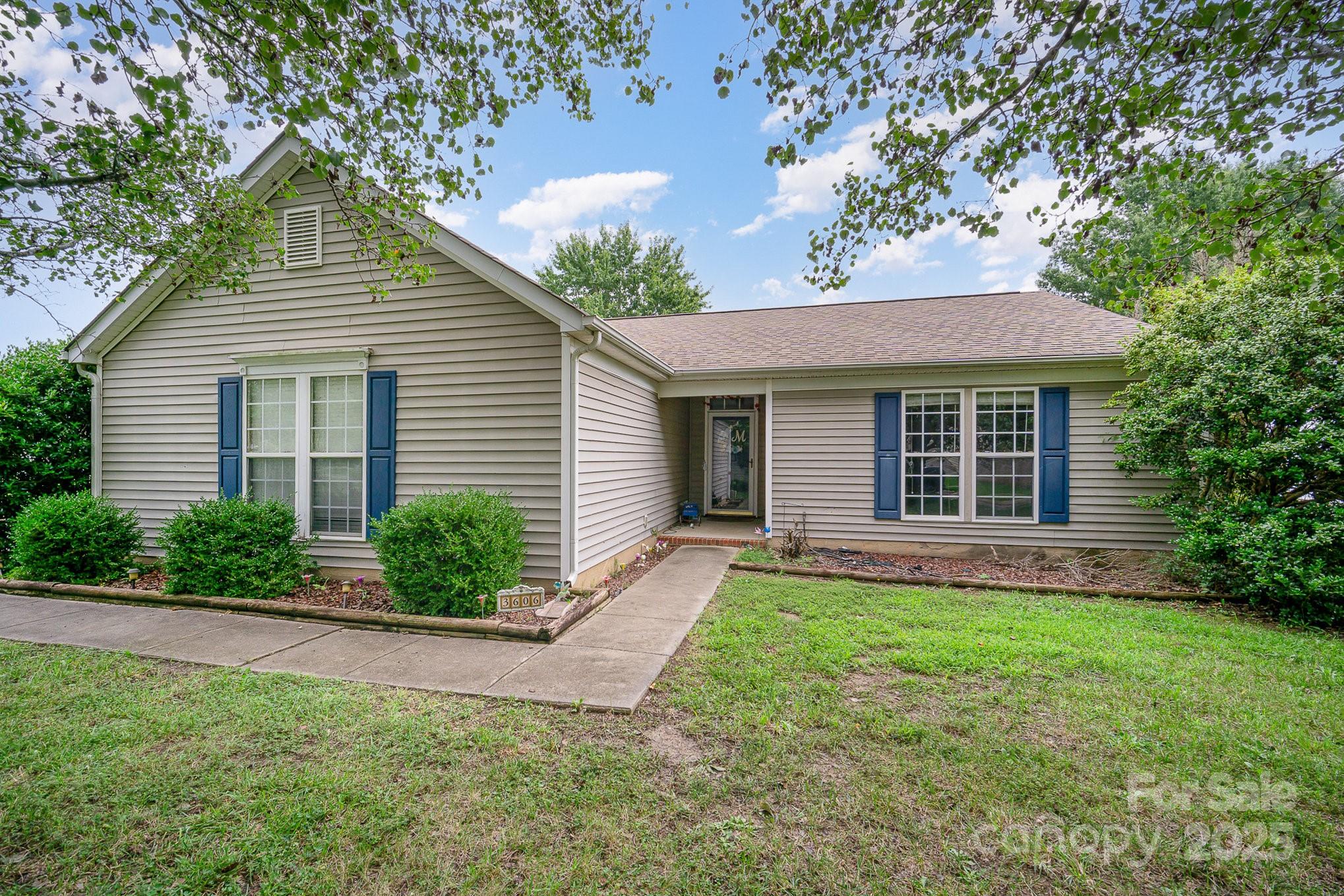 3606 White Swan Court Property Photo