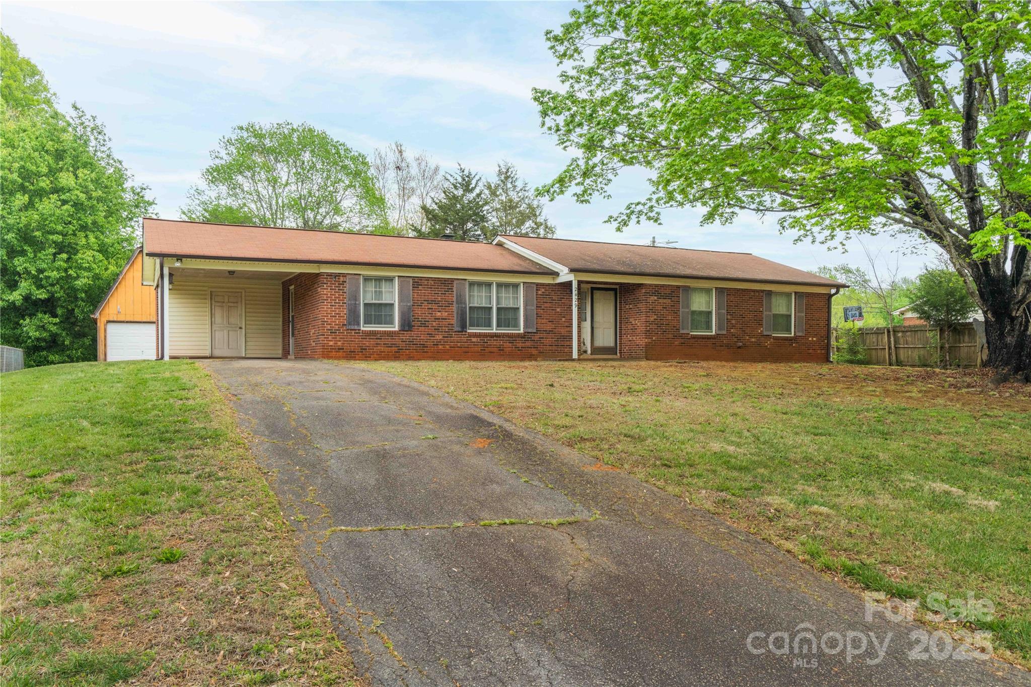 2429 Londonderry Road Property Photo