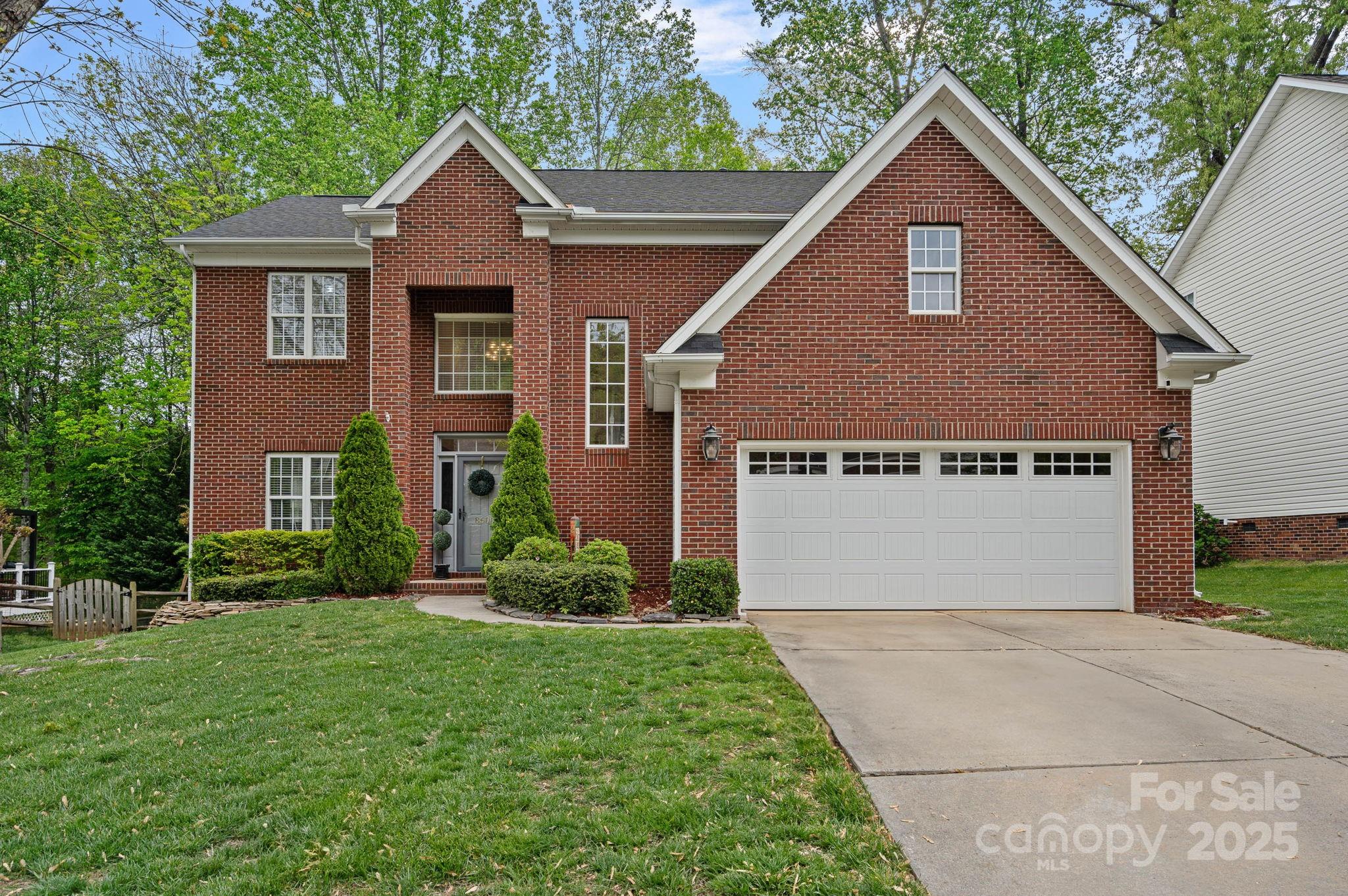 8600 Glade Court Property Photo