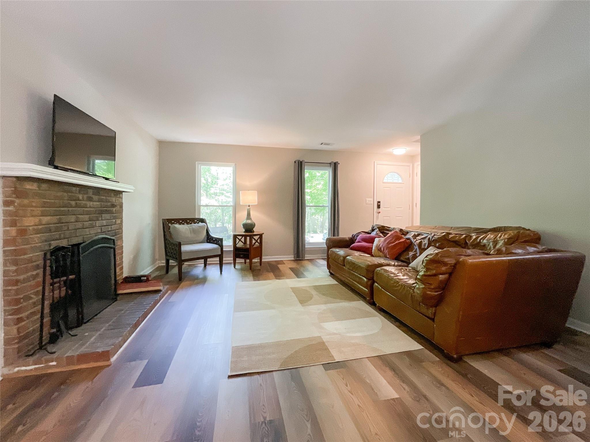 2113 Killarney Place Property Photo 5