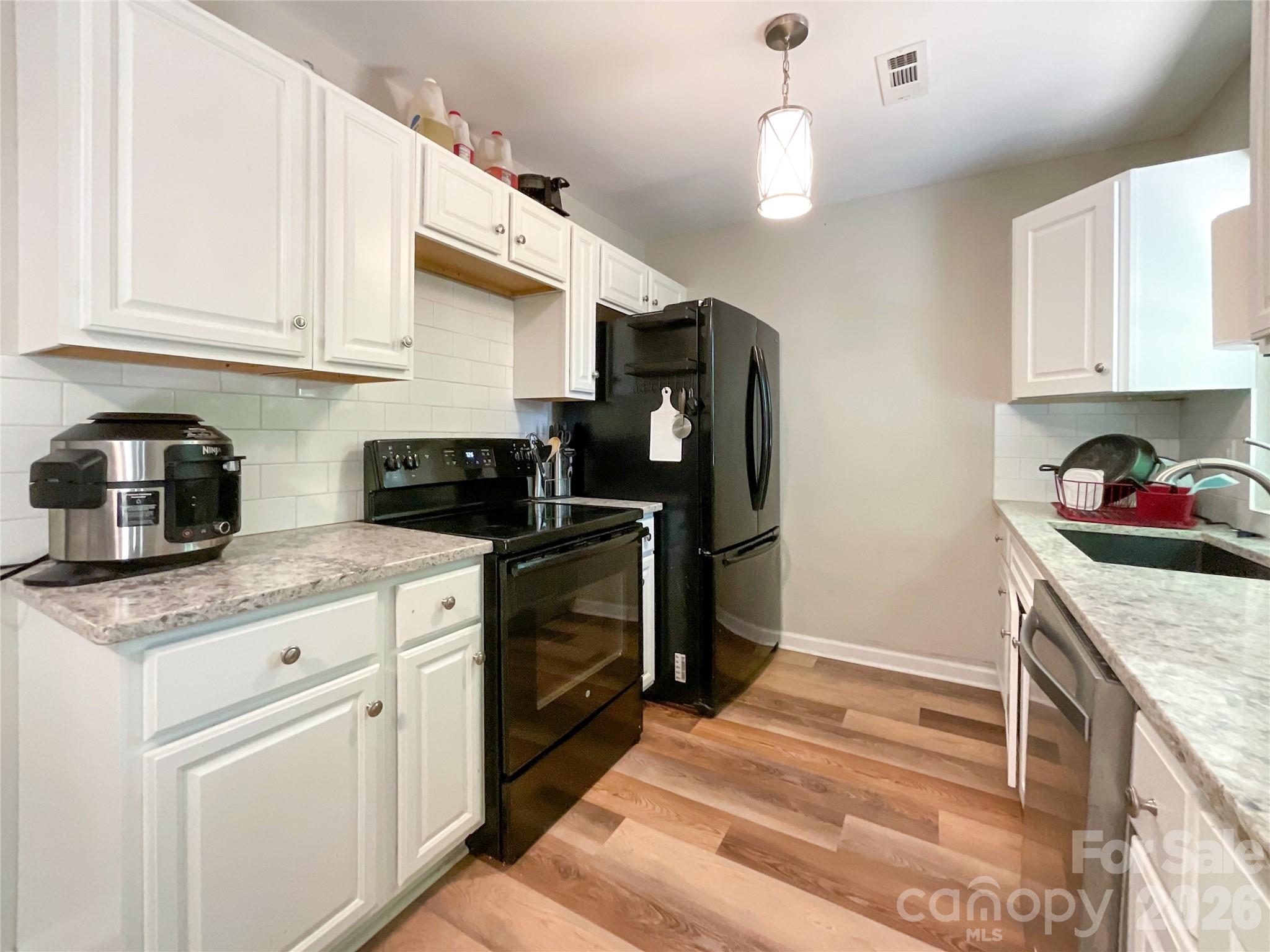 2113 Killarney Place Property Photo 7