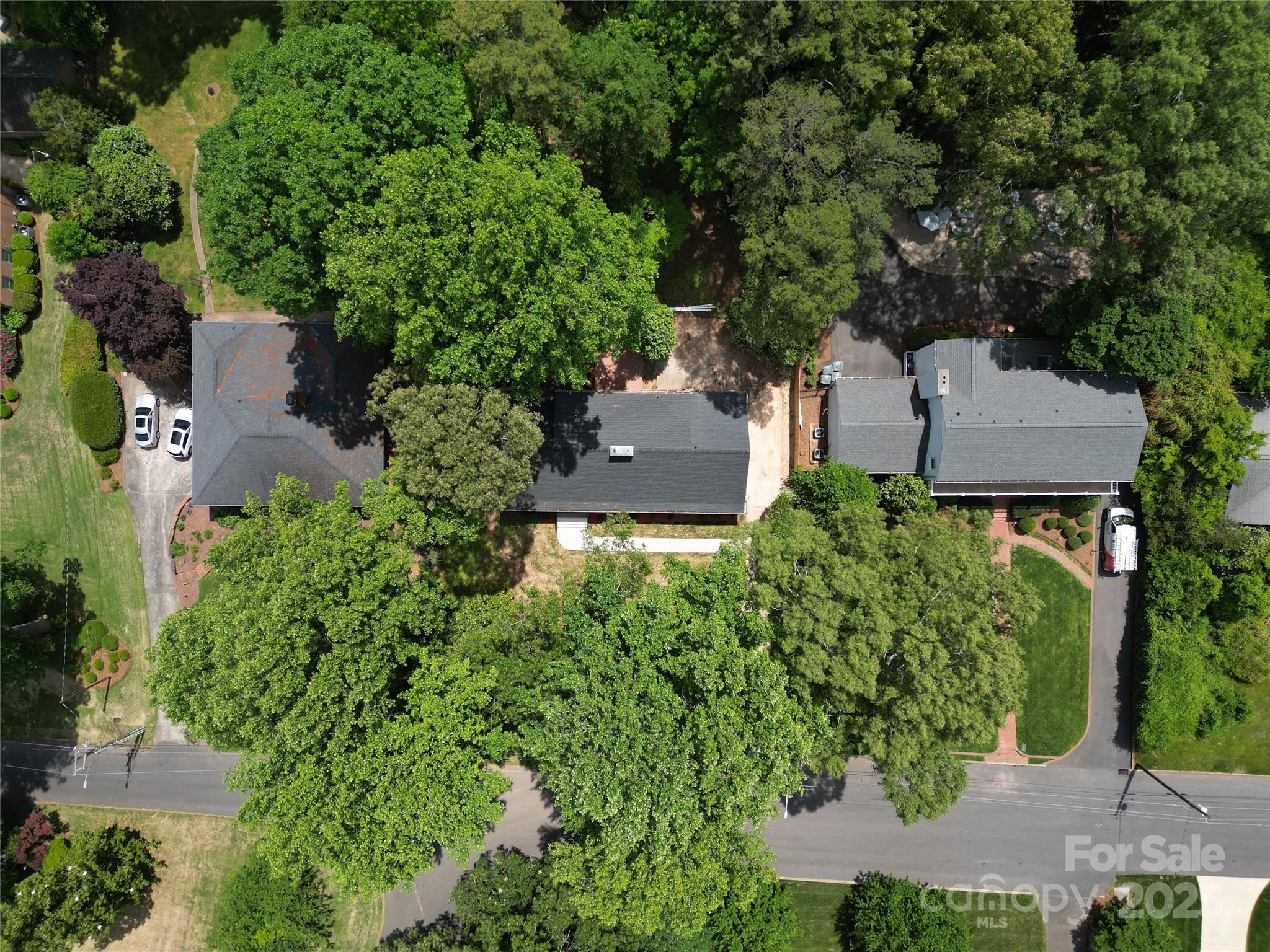 2601 Pinewood Road Property Photo 2