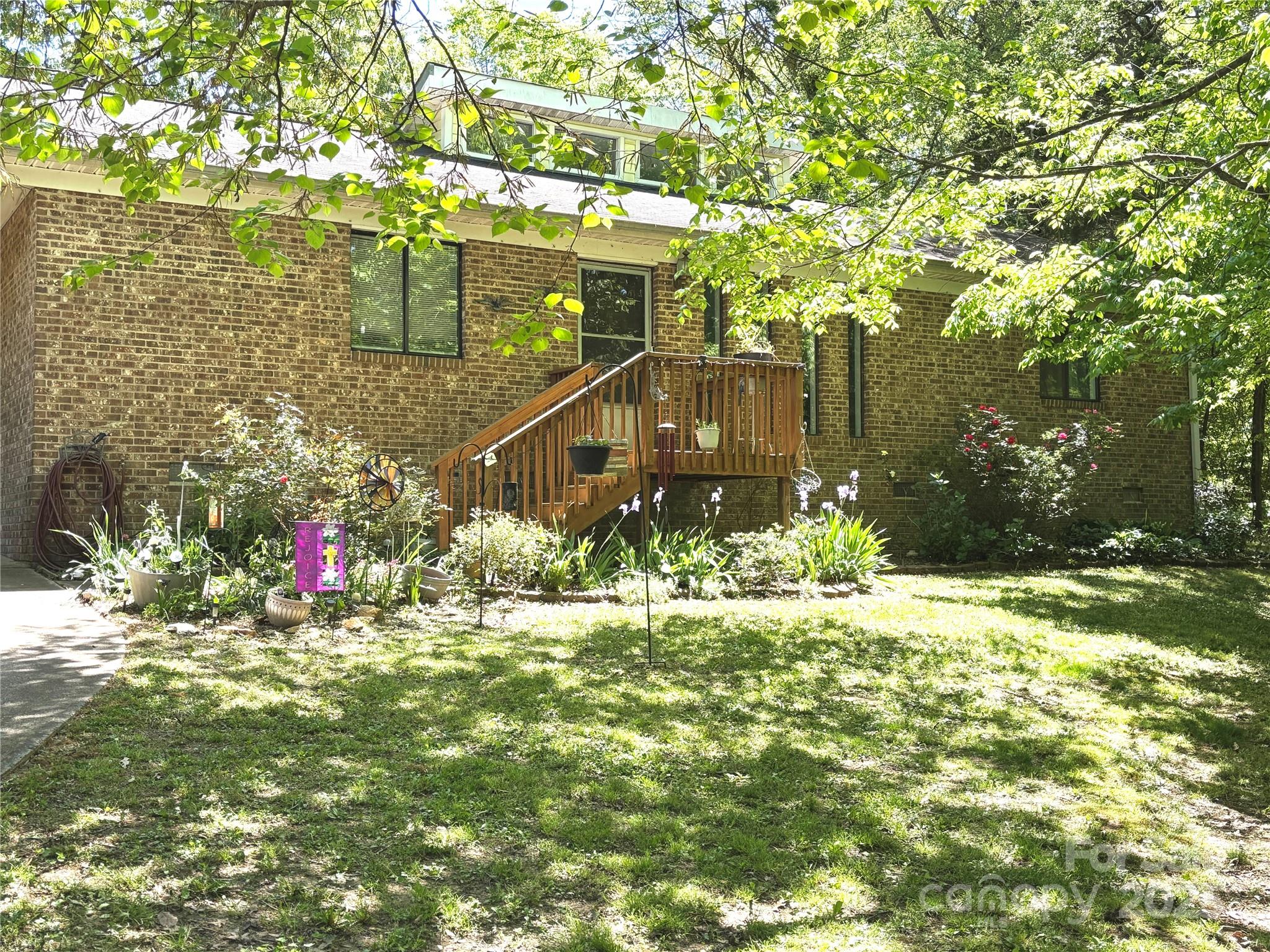 6212 Sunset Circle Property Photo