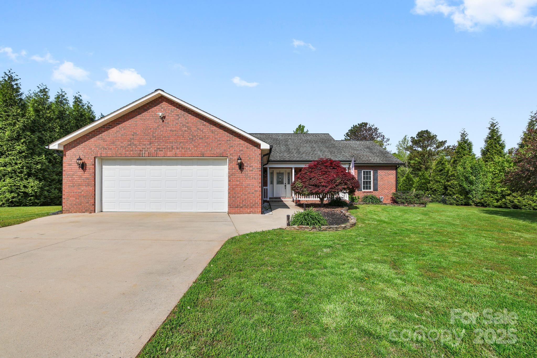 131 Fieldhaven Place Property Photo 3