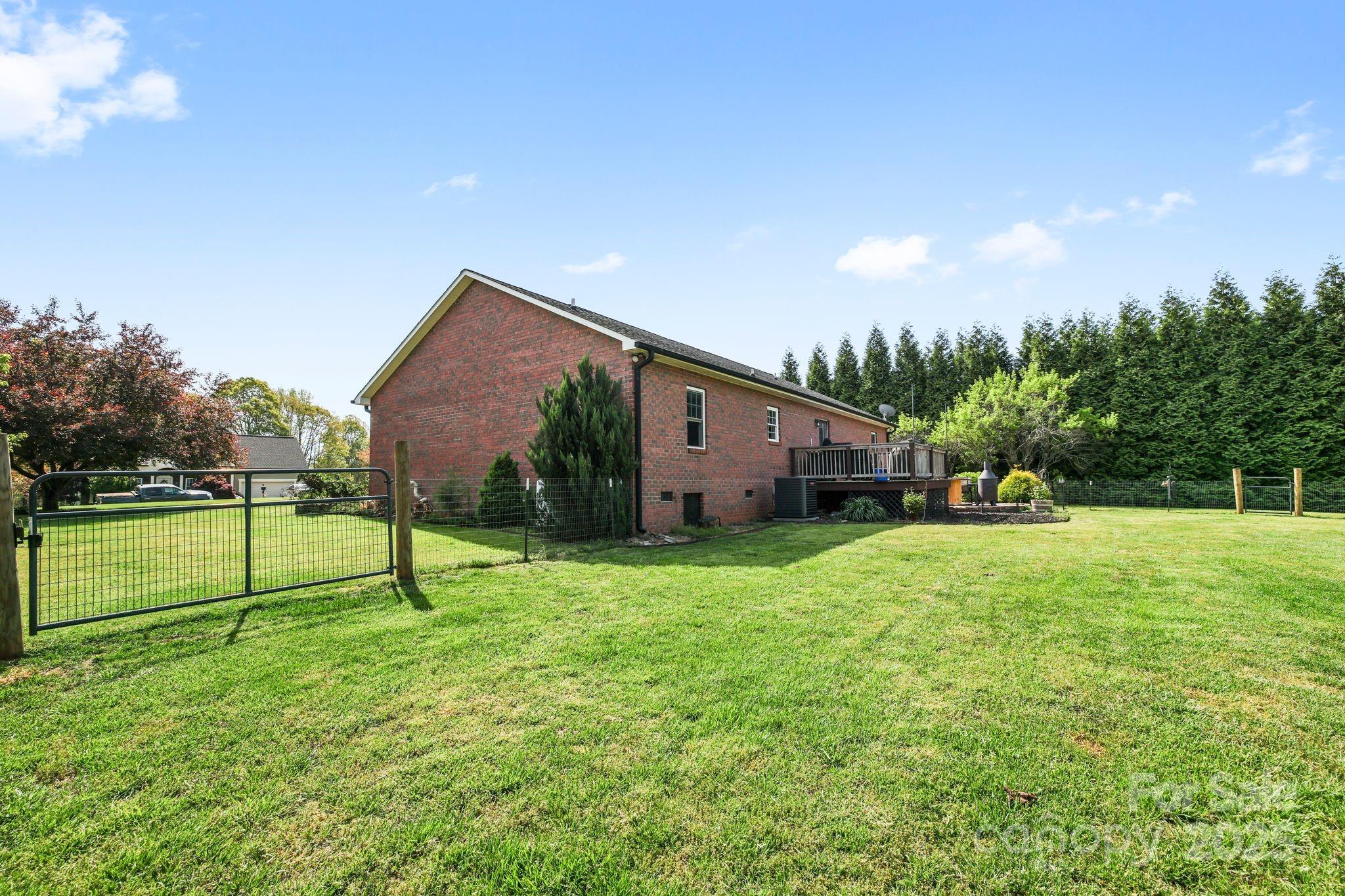 131 Fieldhaven Place Property Photo 7