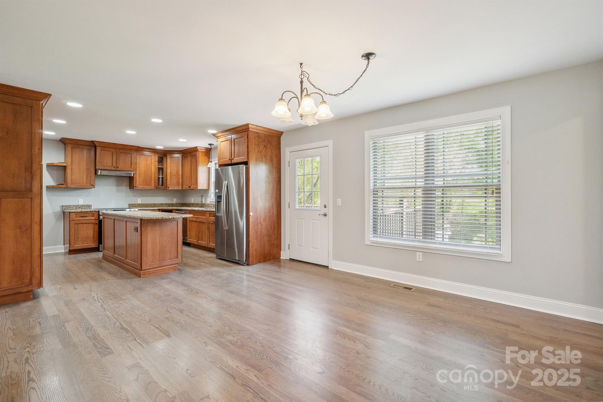 1592 Farmington Hills Drive Property Photo 10