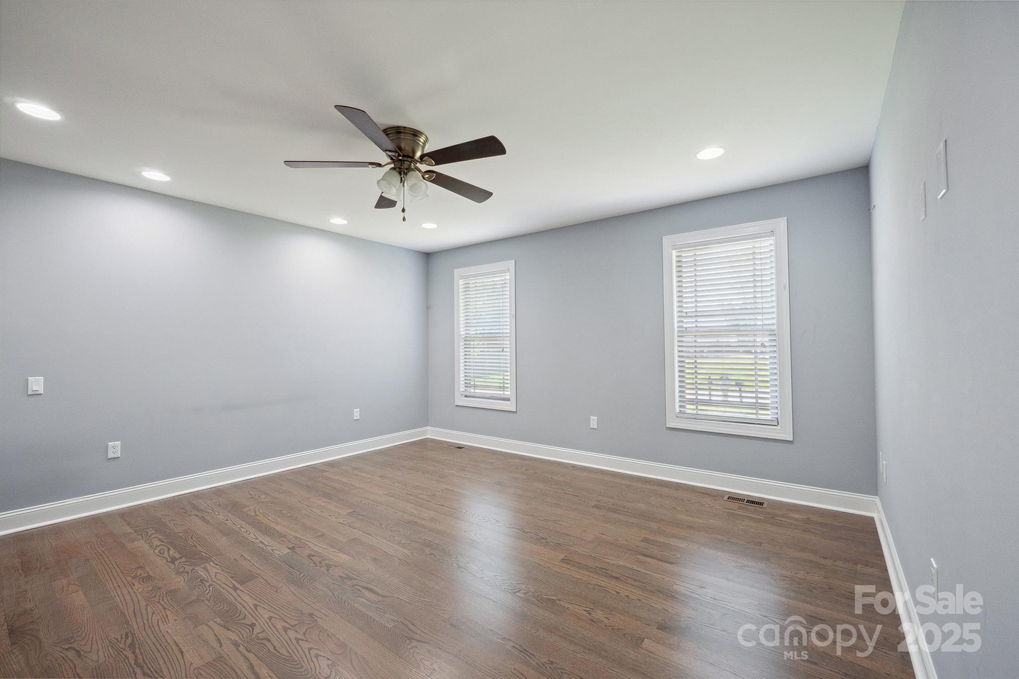 1592 Farmington Hills Drive Property Photo 13