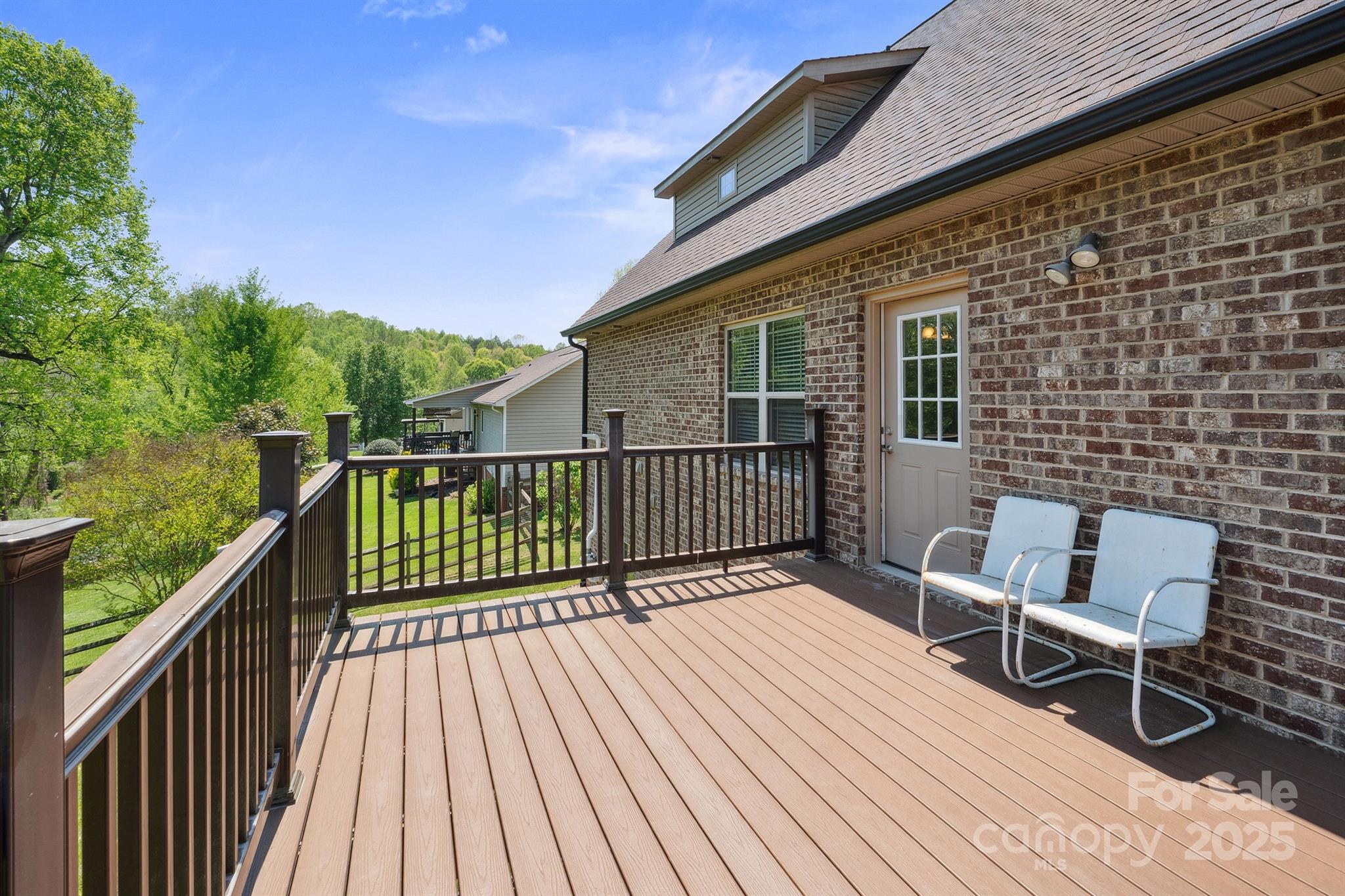 1592 Farmington Hills Drive Property Photo 19