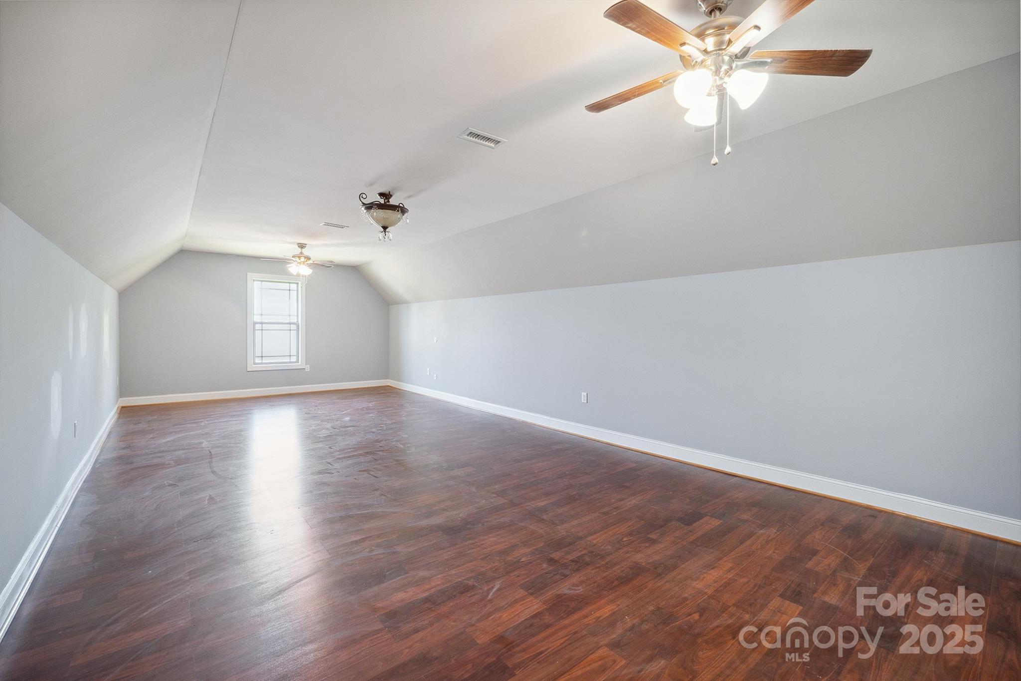 1592 Farmington Hills Drive Property Photo 20