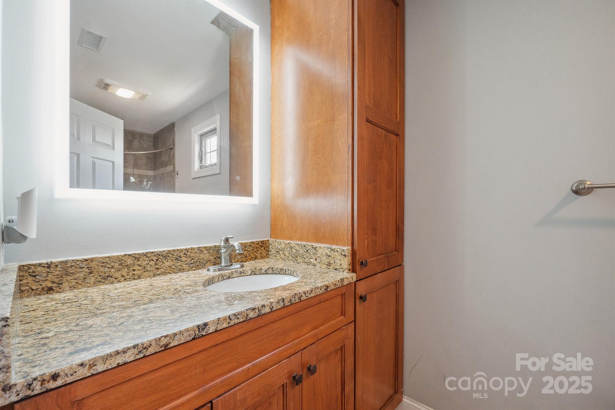 1592 Farmington Hills Drive Property Photo 23