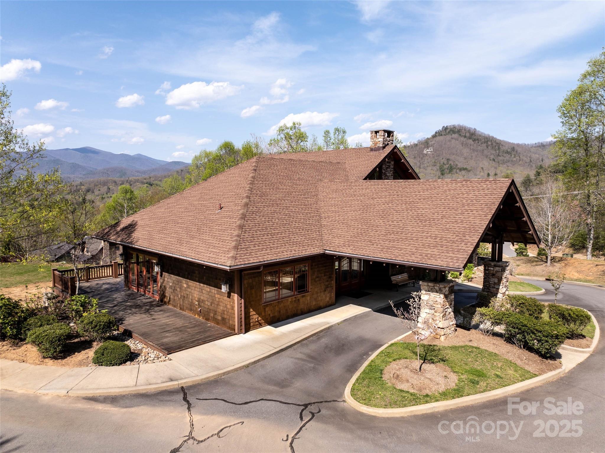 50 Settings Boulevard Property Photo 5