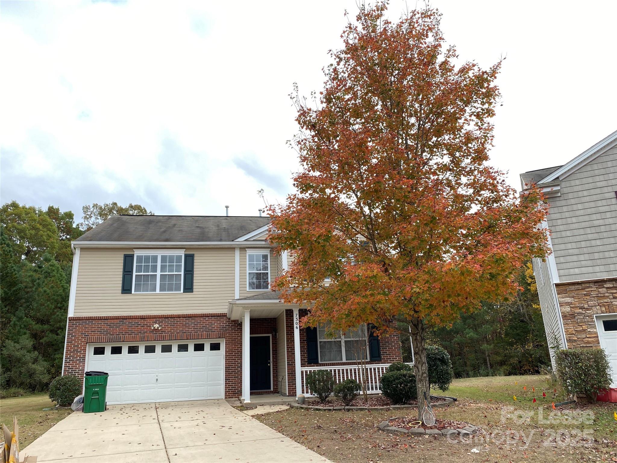 7306 Lamplighter Close Drive Property Photo