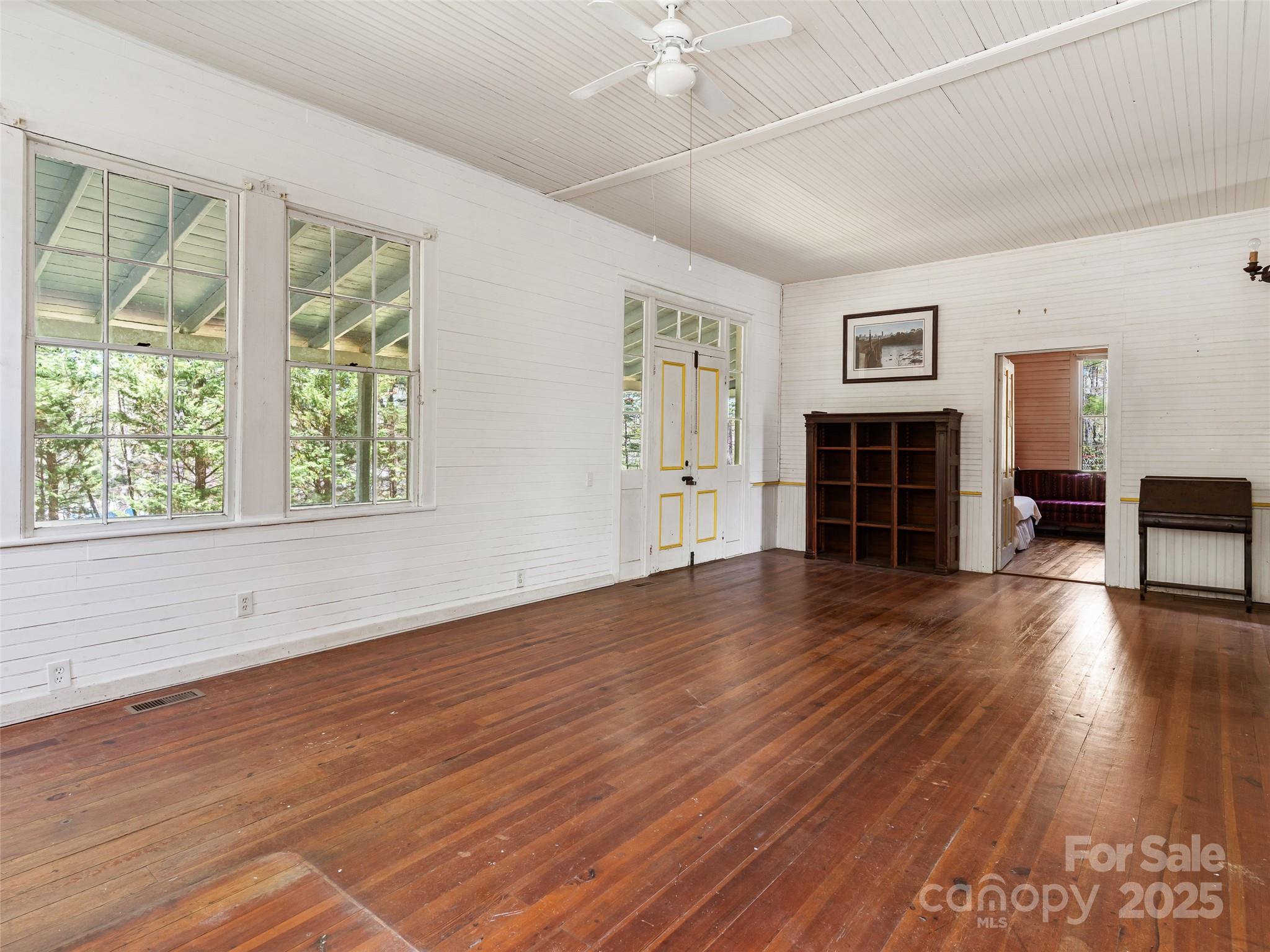 443 Shand Street Property Photo 16