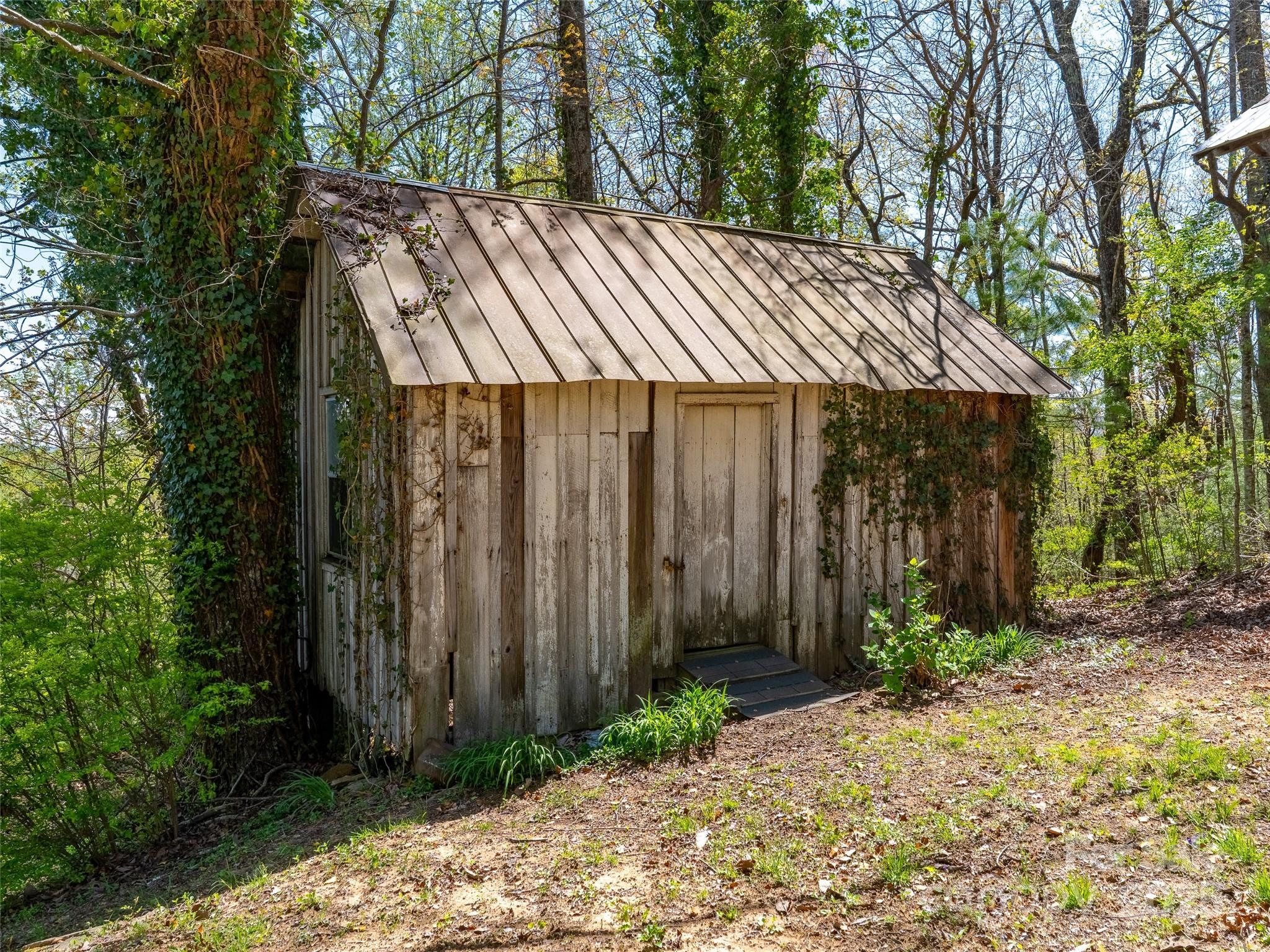 443 Shand Street Property Photo 28