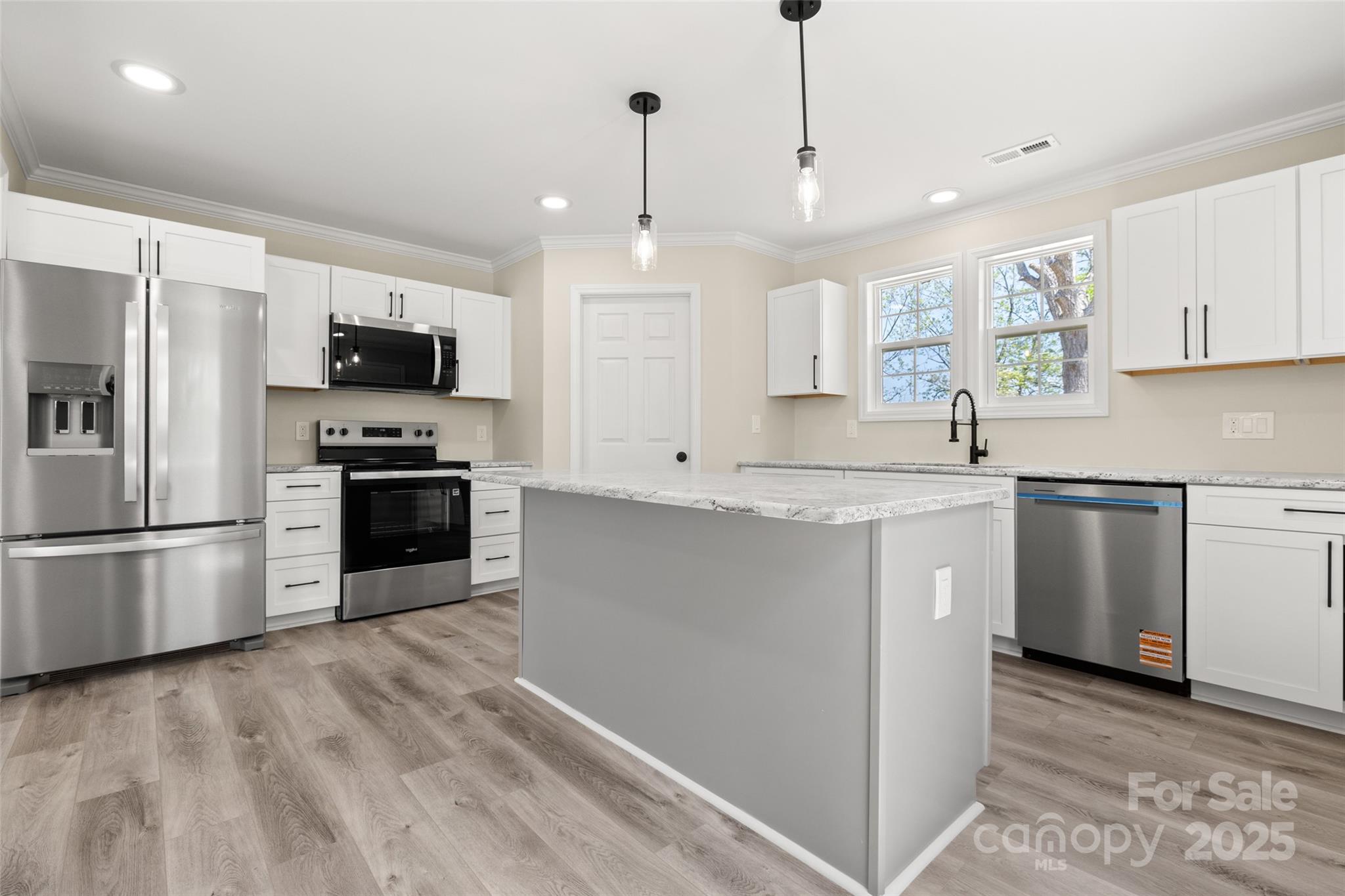 6525 Kershaw Camden Highway Property Photo 1