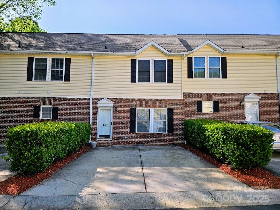 Adare Townhomes Real Estate Listings Main Image