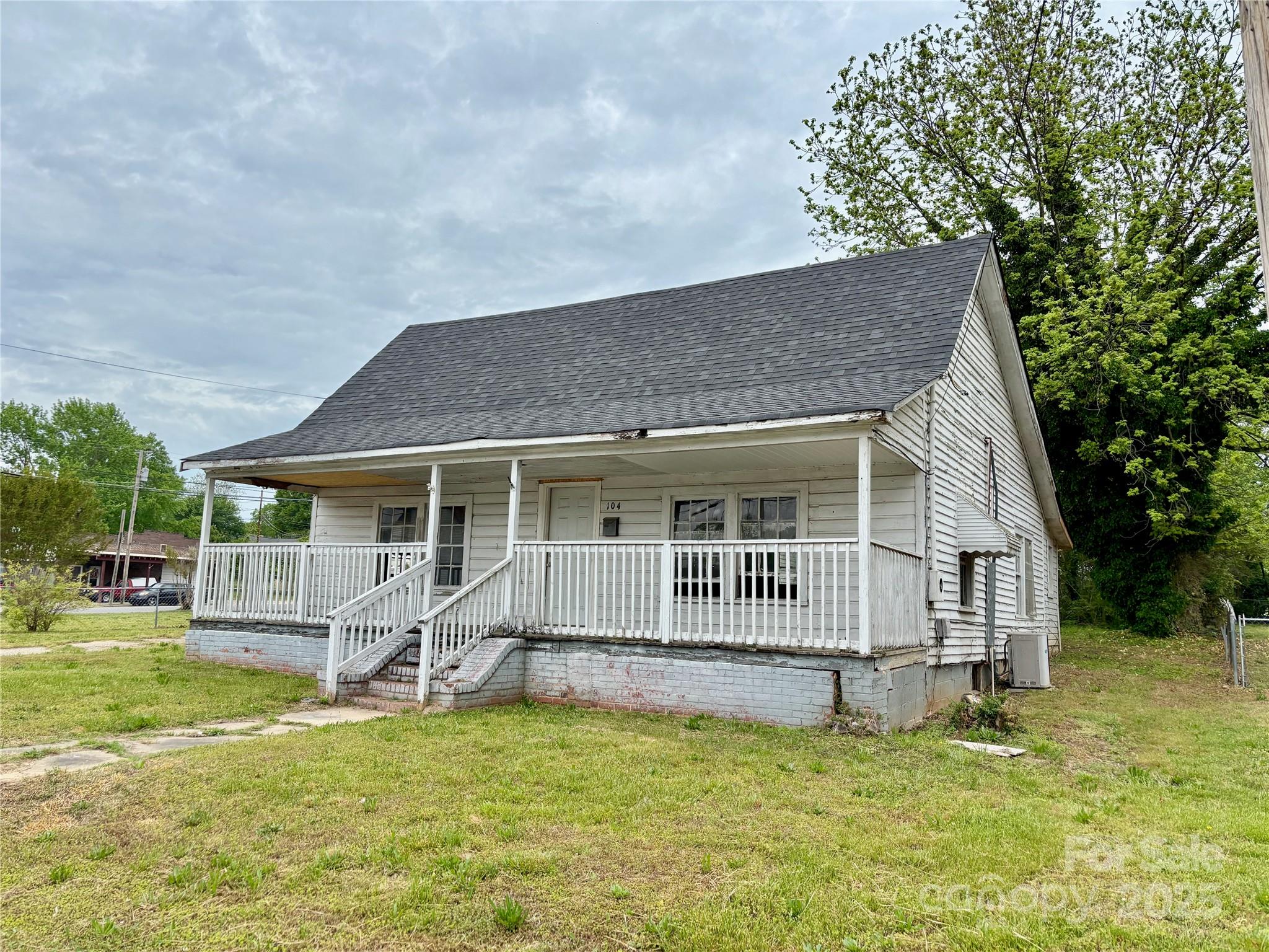 104 E Church Street Property Photo 1