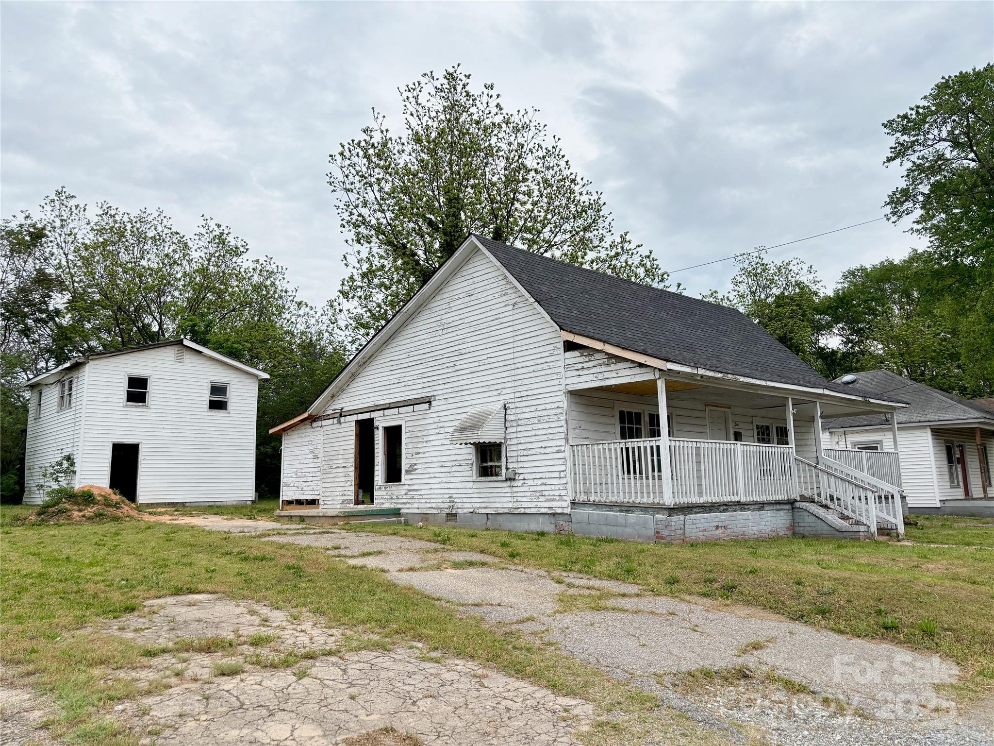 104 E Church Street Property Photo 2