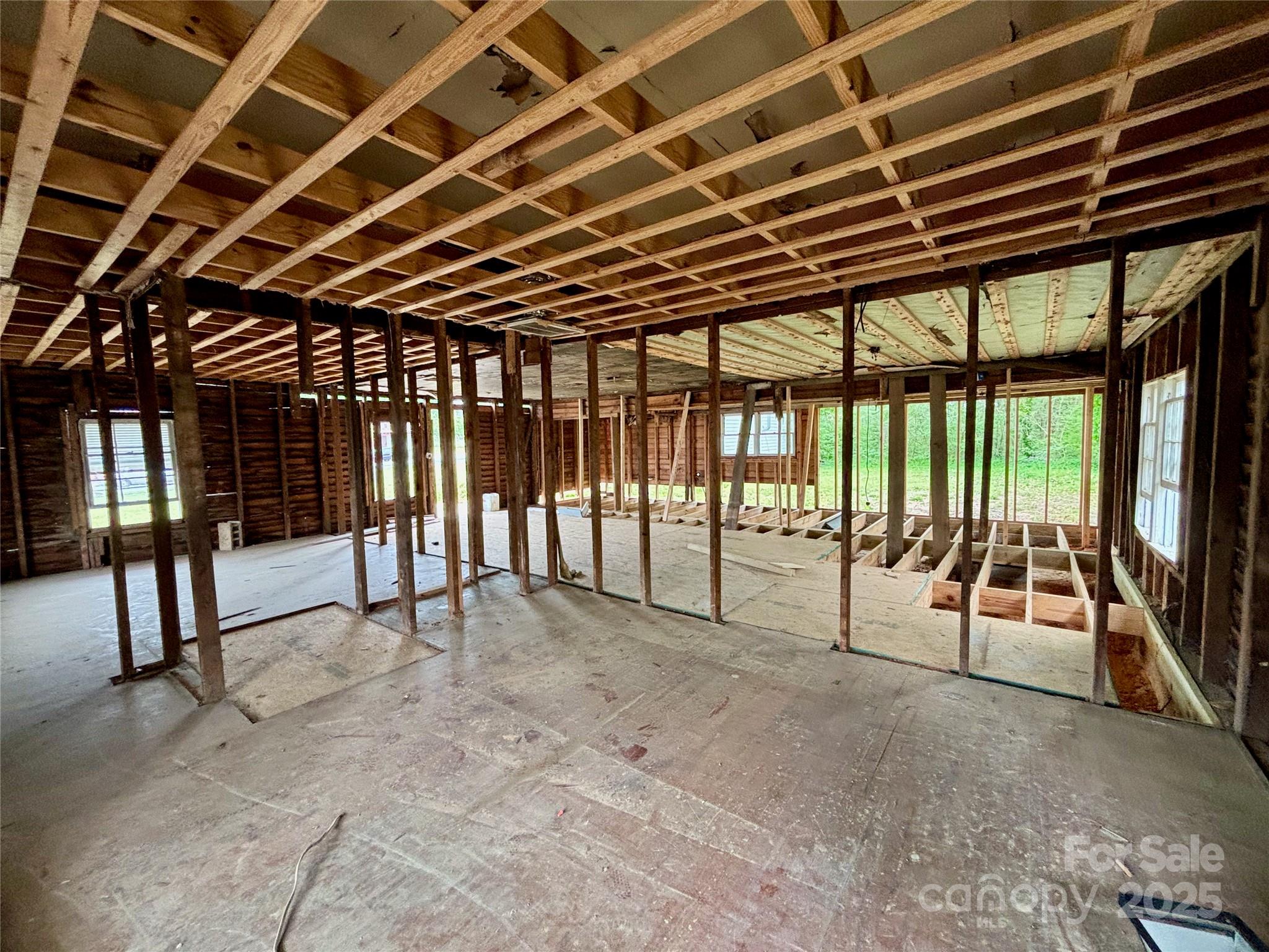 104 E Church Street Property Photo 5