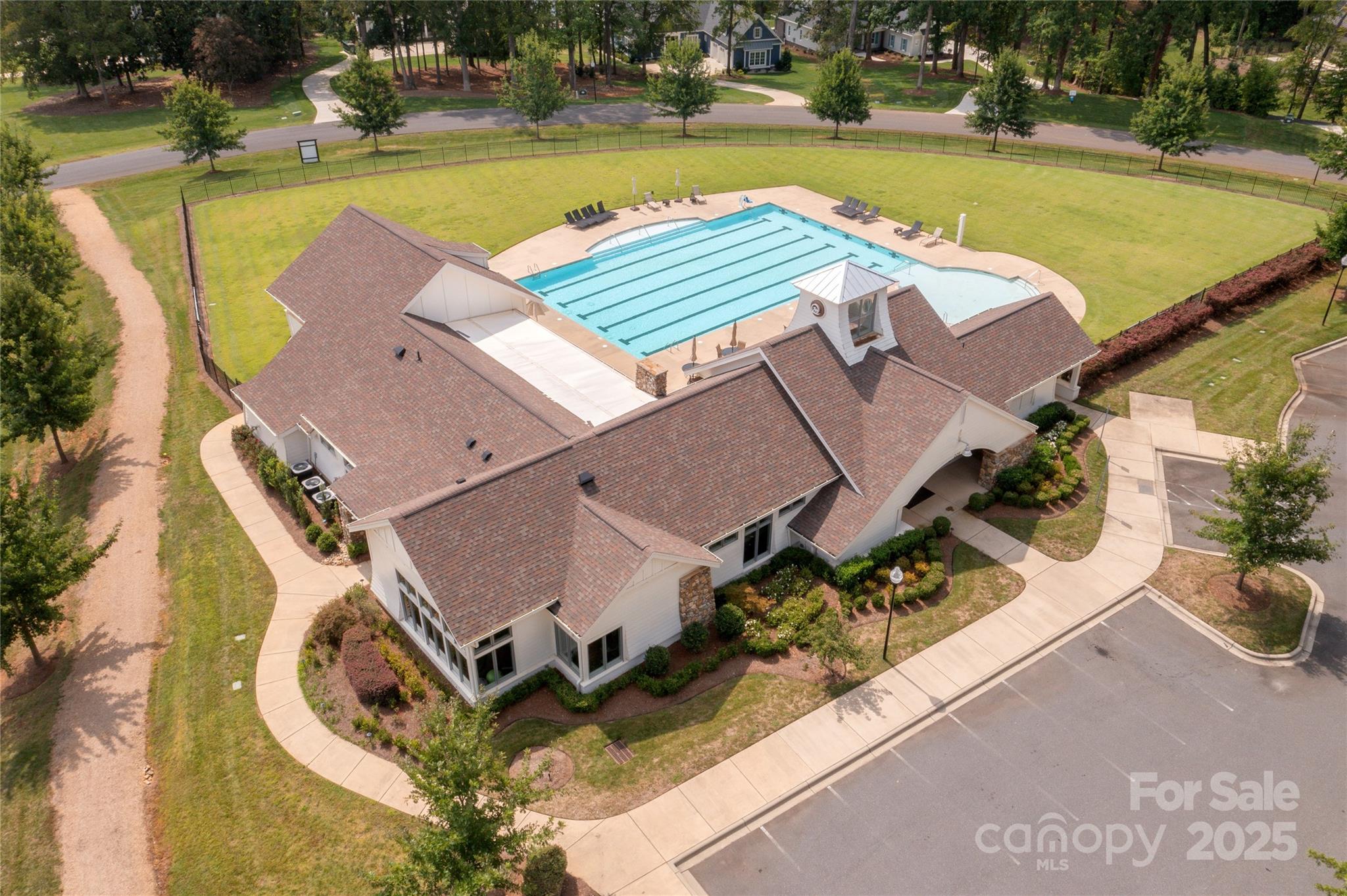 818 Lakeforest Lane 6 Property Photo 6