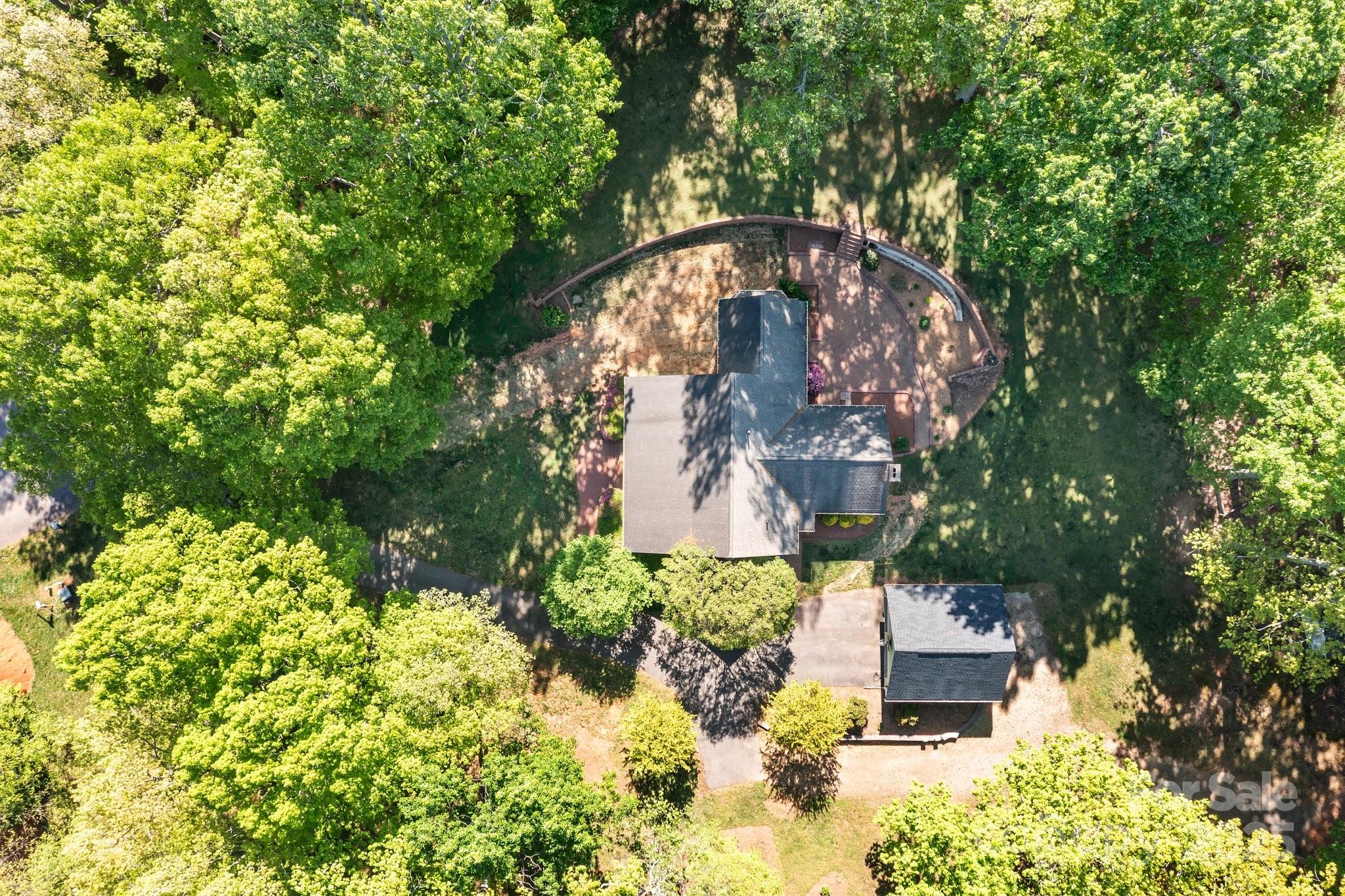 101 Blueberry Hill Drive Property Photo 1