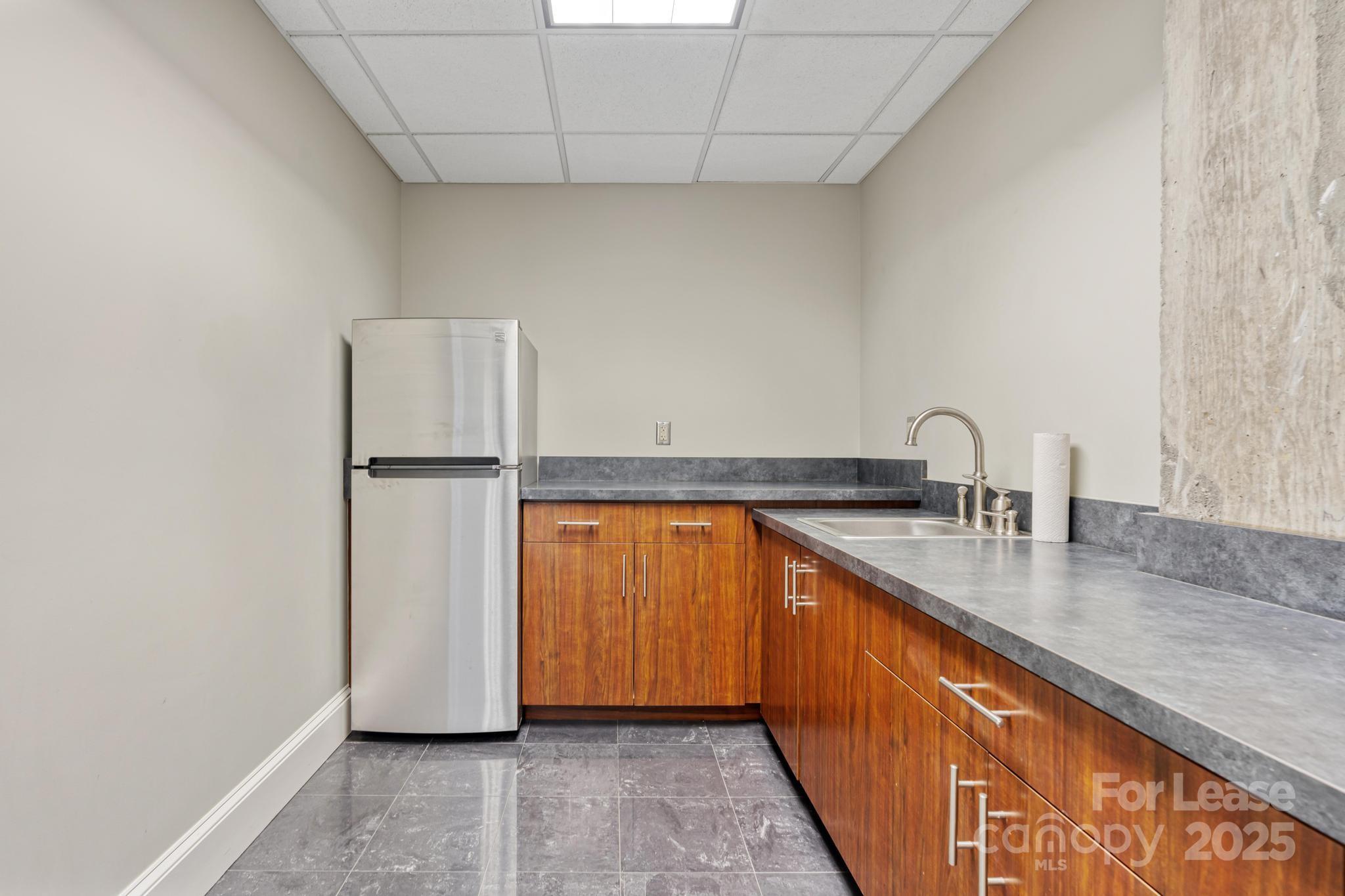 82 Patton Avenue 635 Property Photo 8