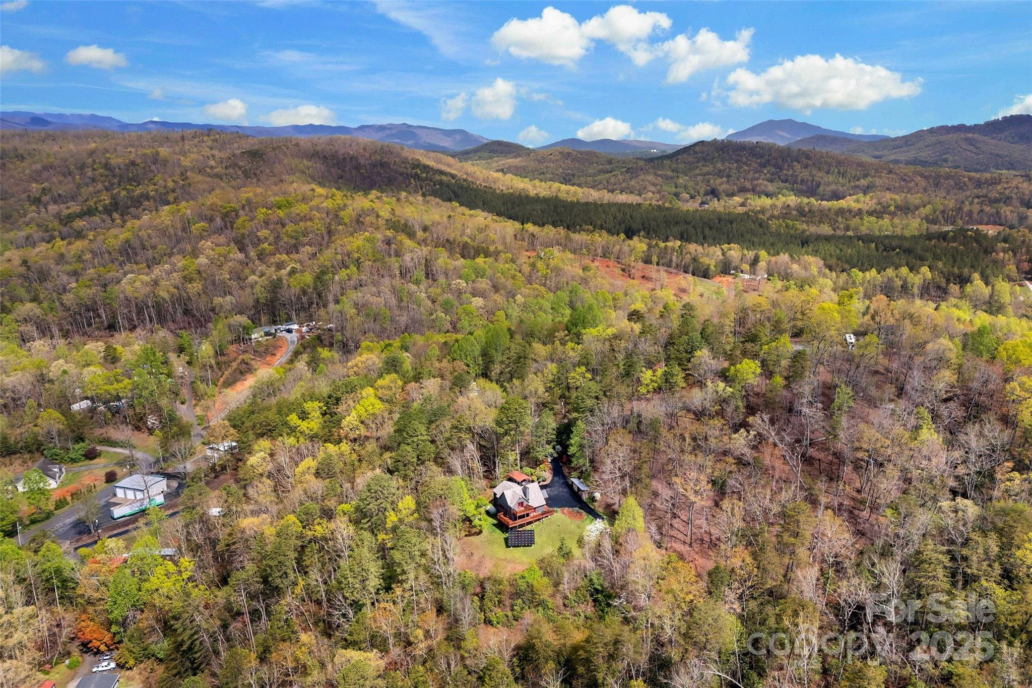 692,690,688 Hidden Acres Drive Property Photo