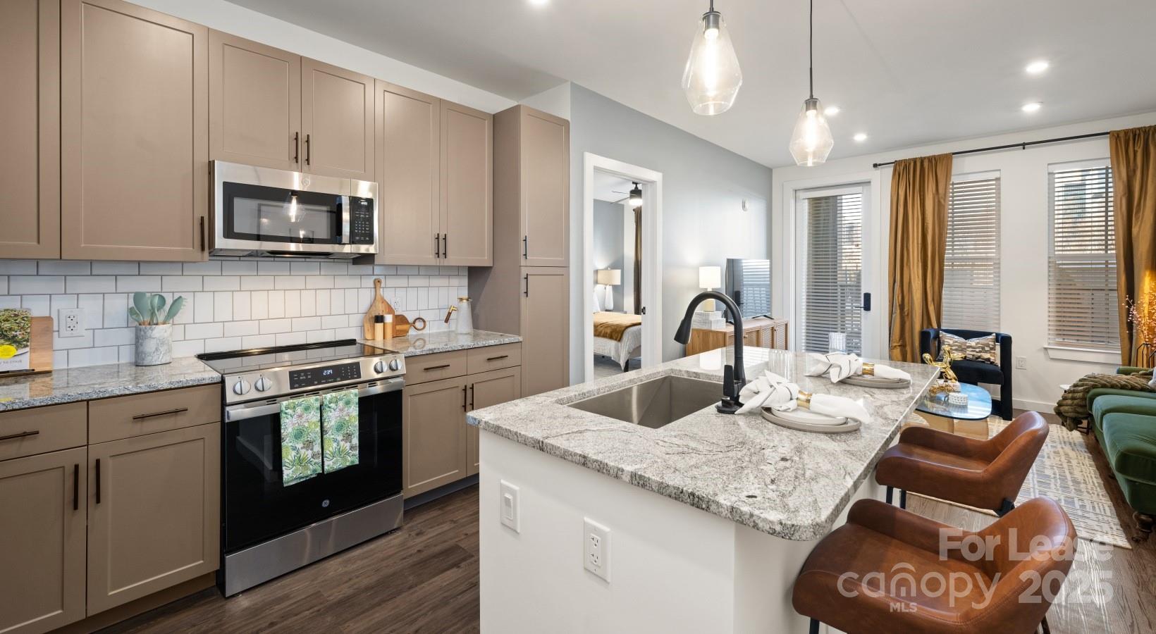 515 Royal Court B1 Property Photo 27