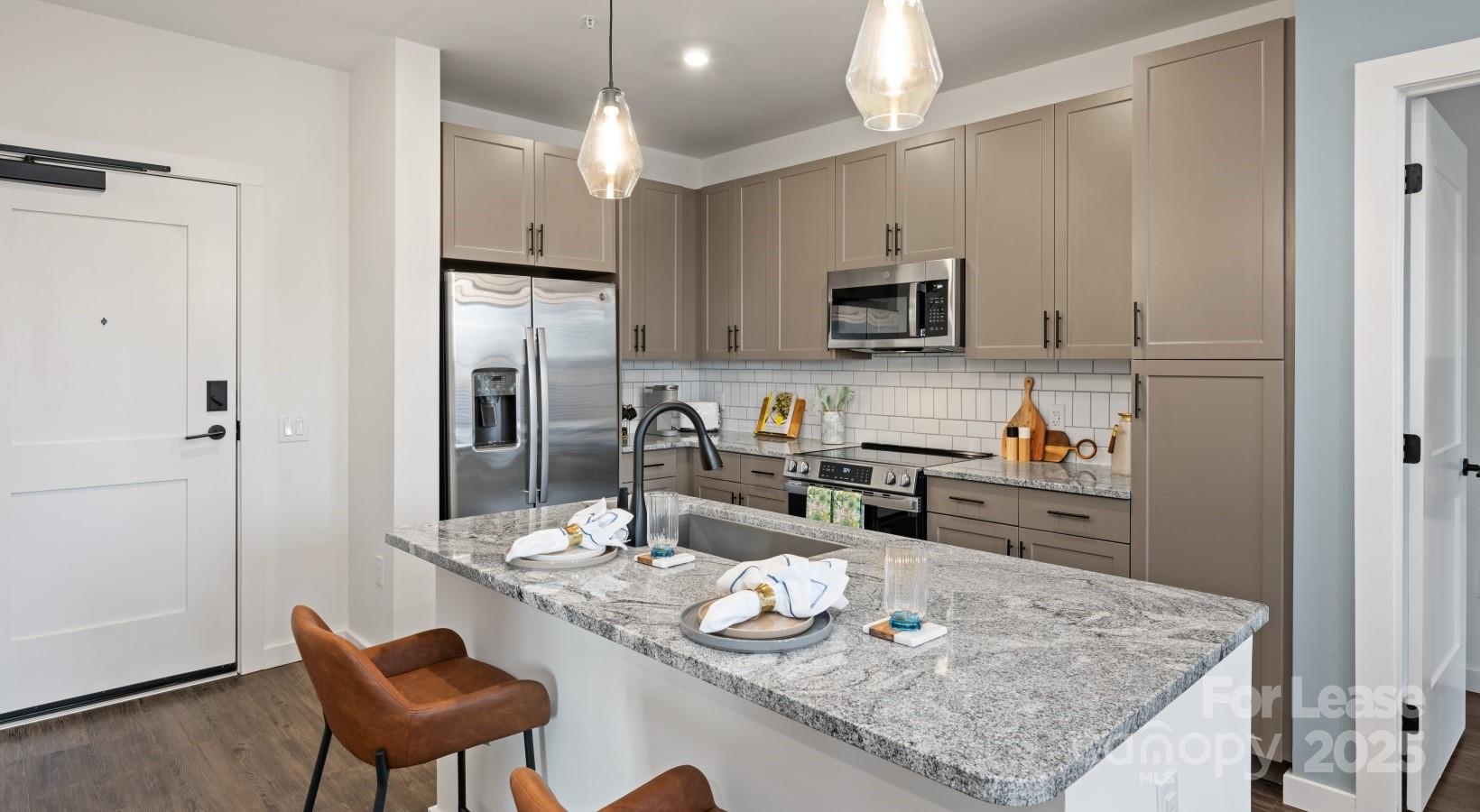 515 Royal Court B1 Property Photo 28