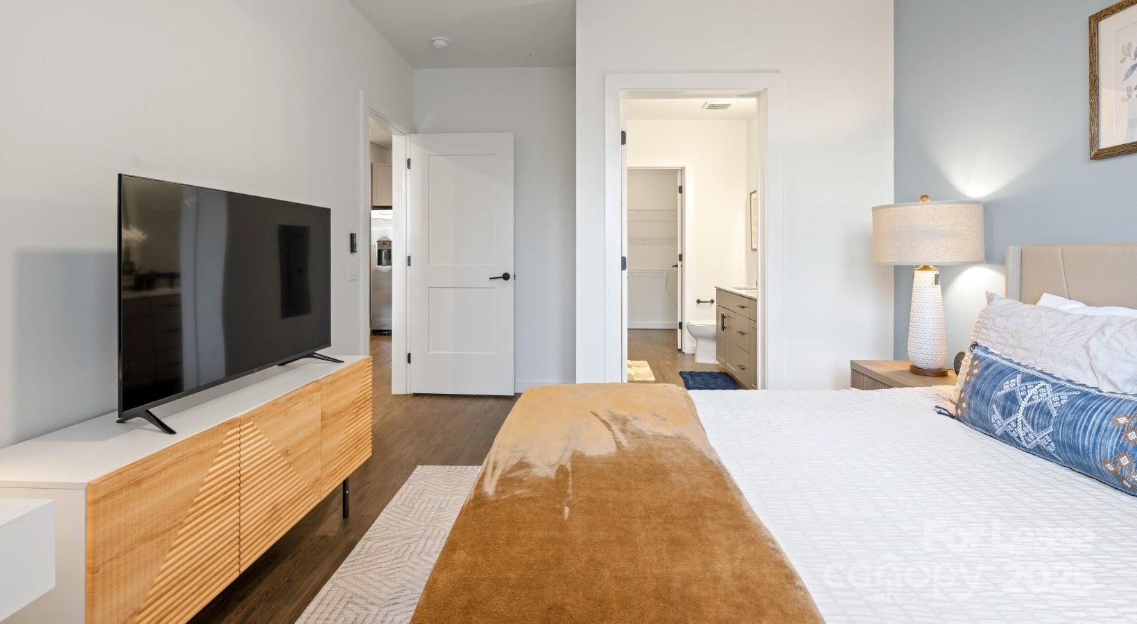 515 Royal Court B1 Property Photo 35