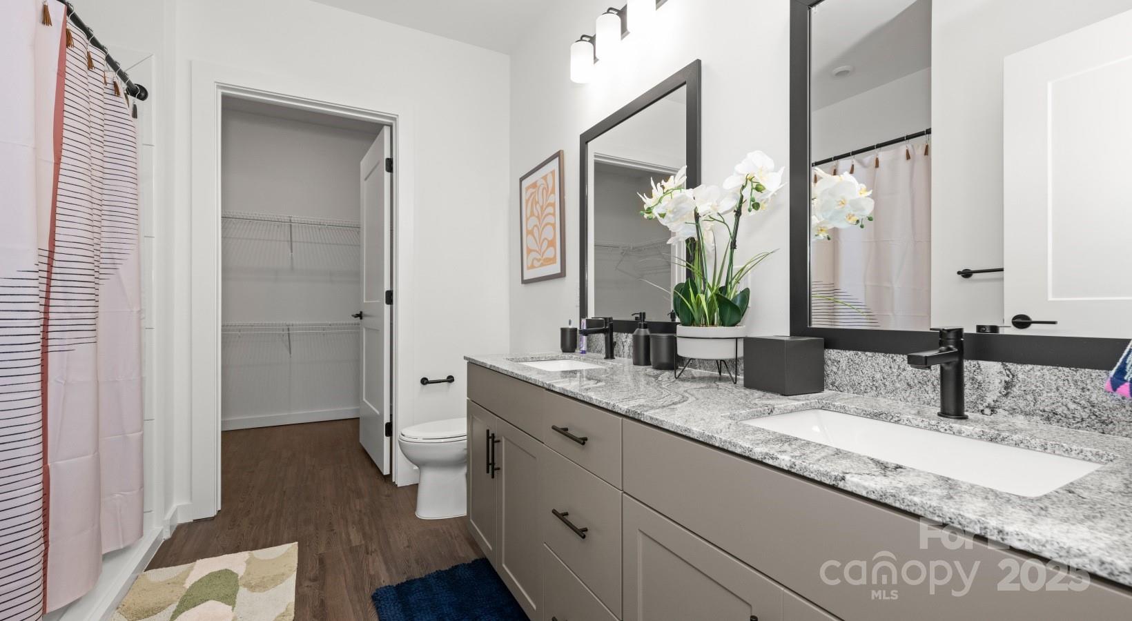 515 Royal Court B1 Property Photo 36