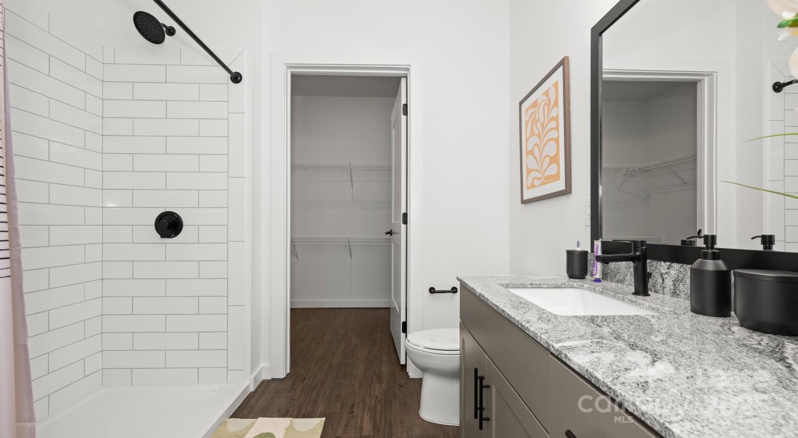 515 Royal Court B1 Property Photo 37