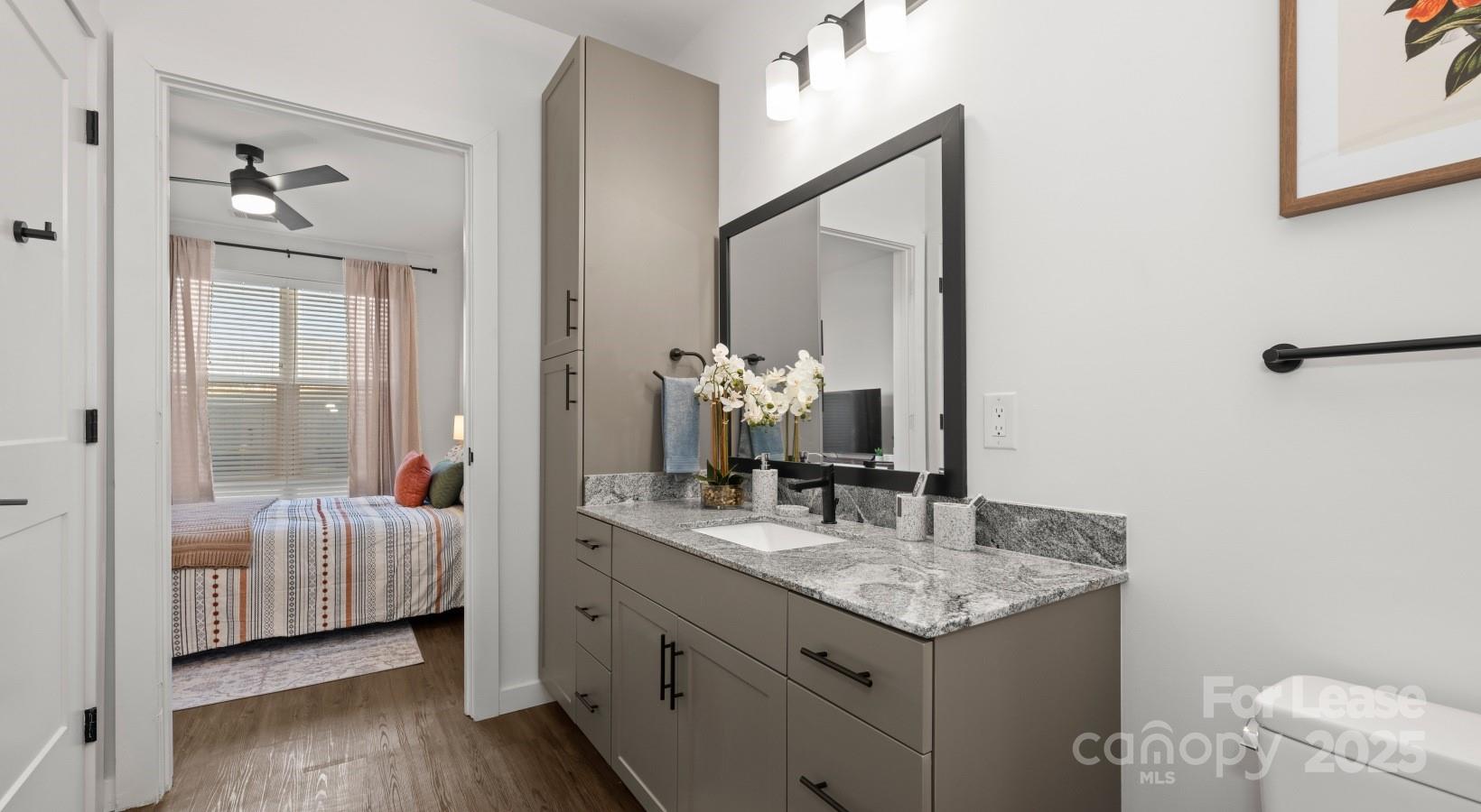 515 Royal Court B1 Property Photo 41