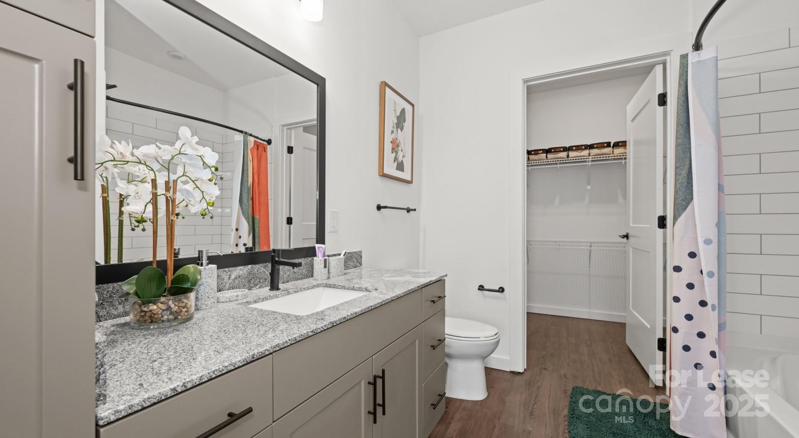 515 Royal Court B1 Property Photo 42