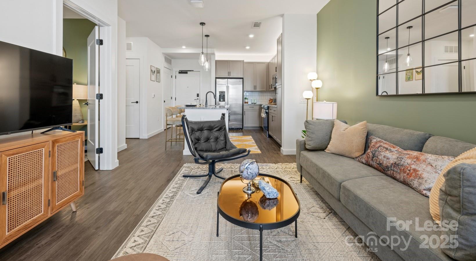 515 Royal Court B1 Property Photo 43