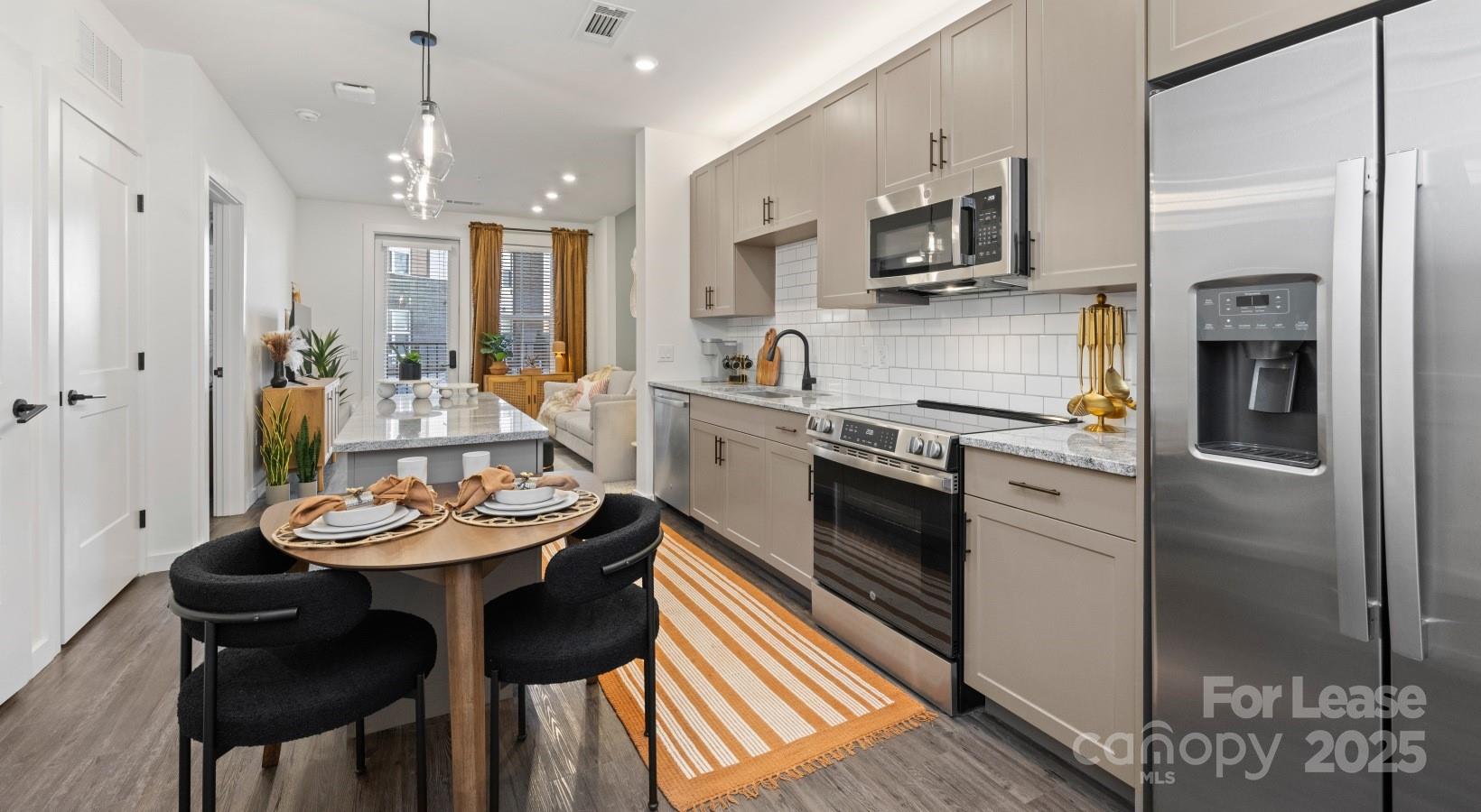 515 Royal Court B1 Property Photo 45