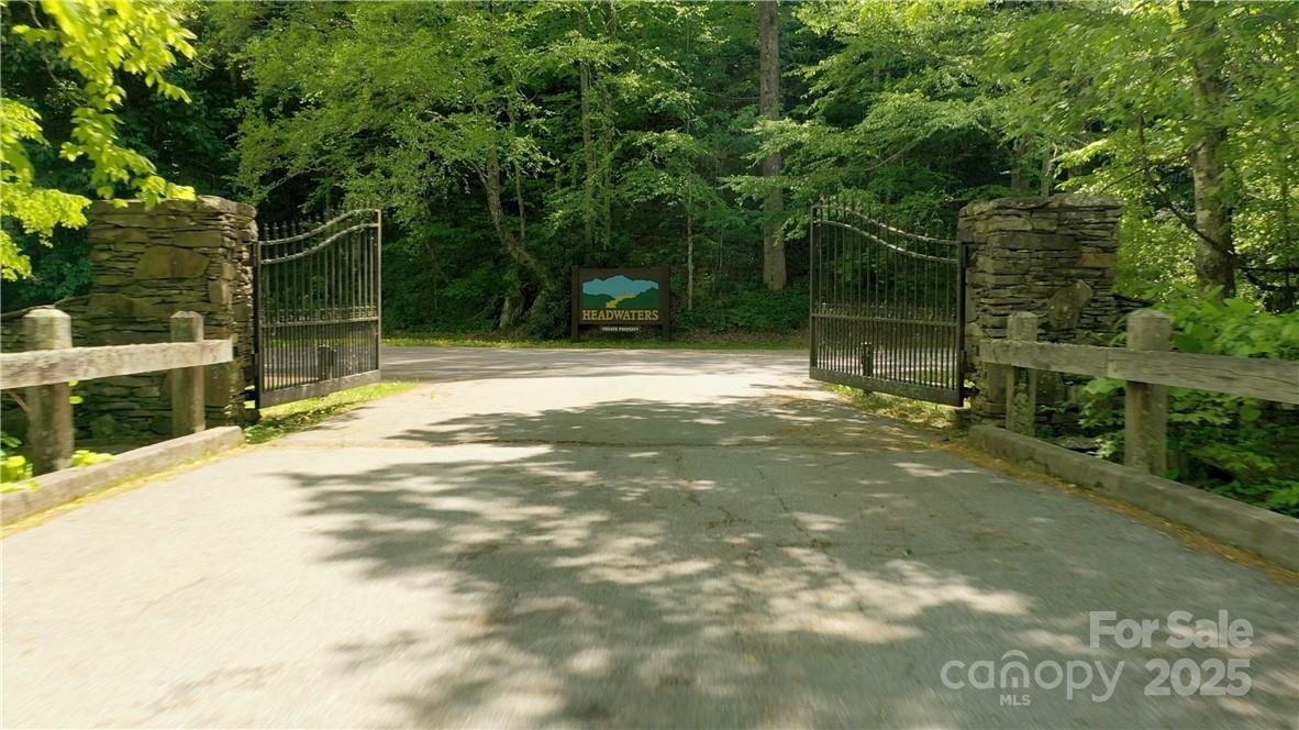 5 Wolfsbane Trail 5 Property Photo 2