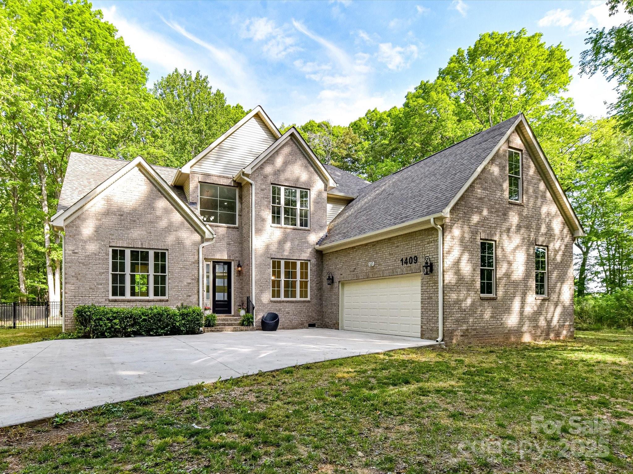 1409 Bloomsberry Lane Property Photo 1