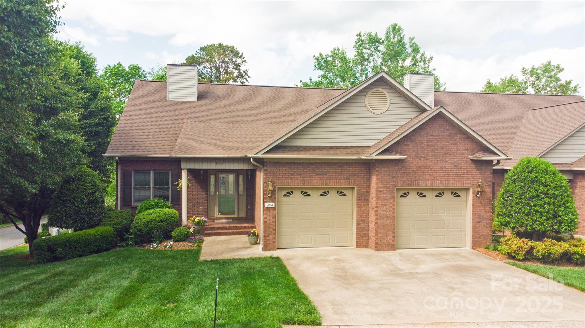 904 3rd Street Place Property Photo 1