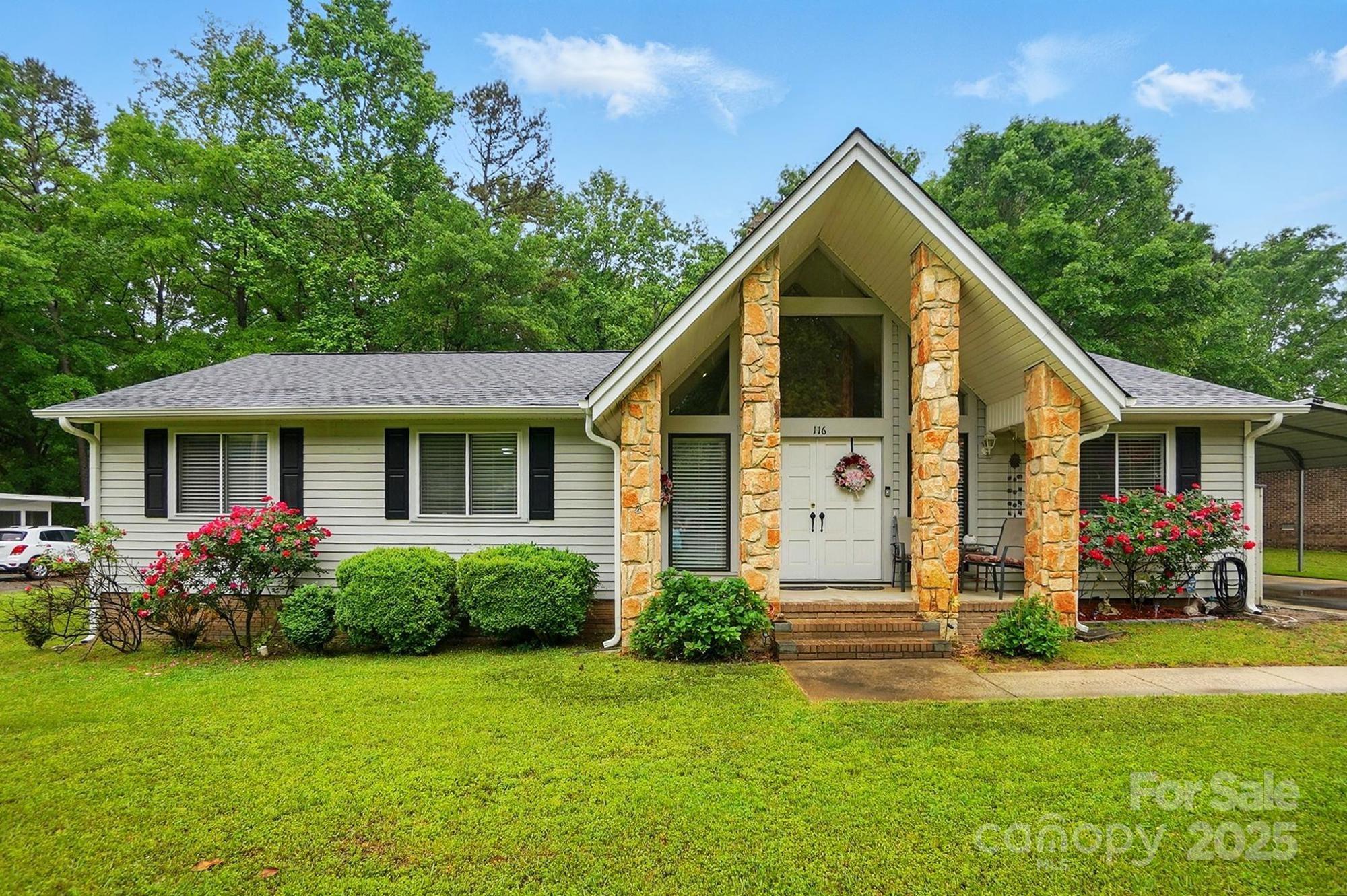 116 Pelham Lane Property Photo